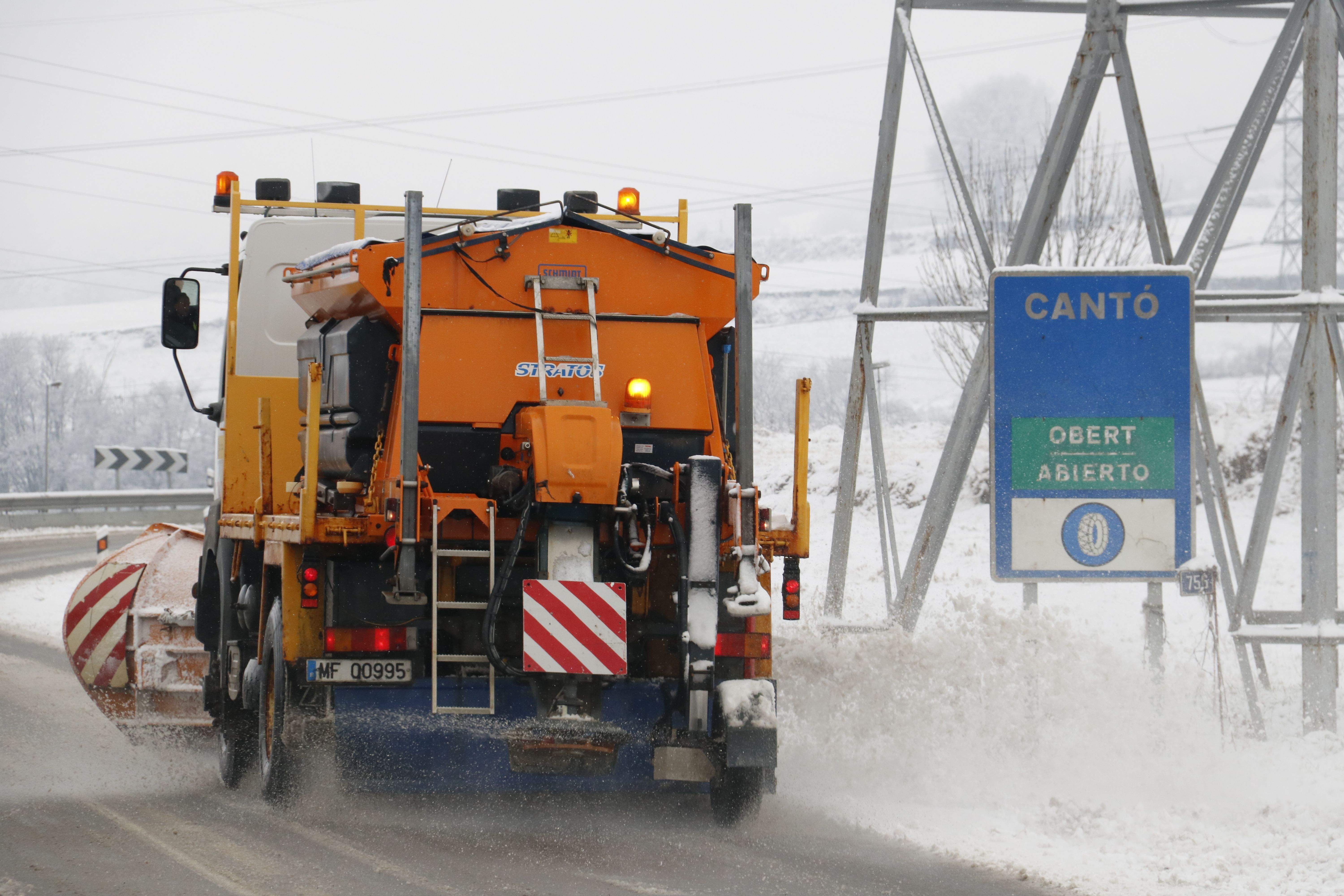 El temporal porta la neu a cotes baixes de l'Alt Urgell