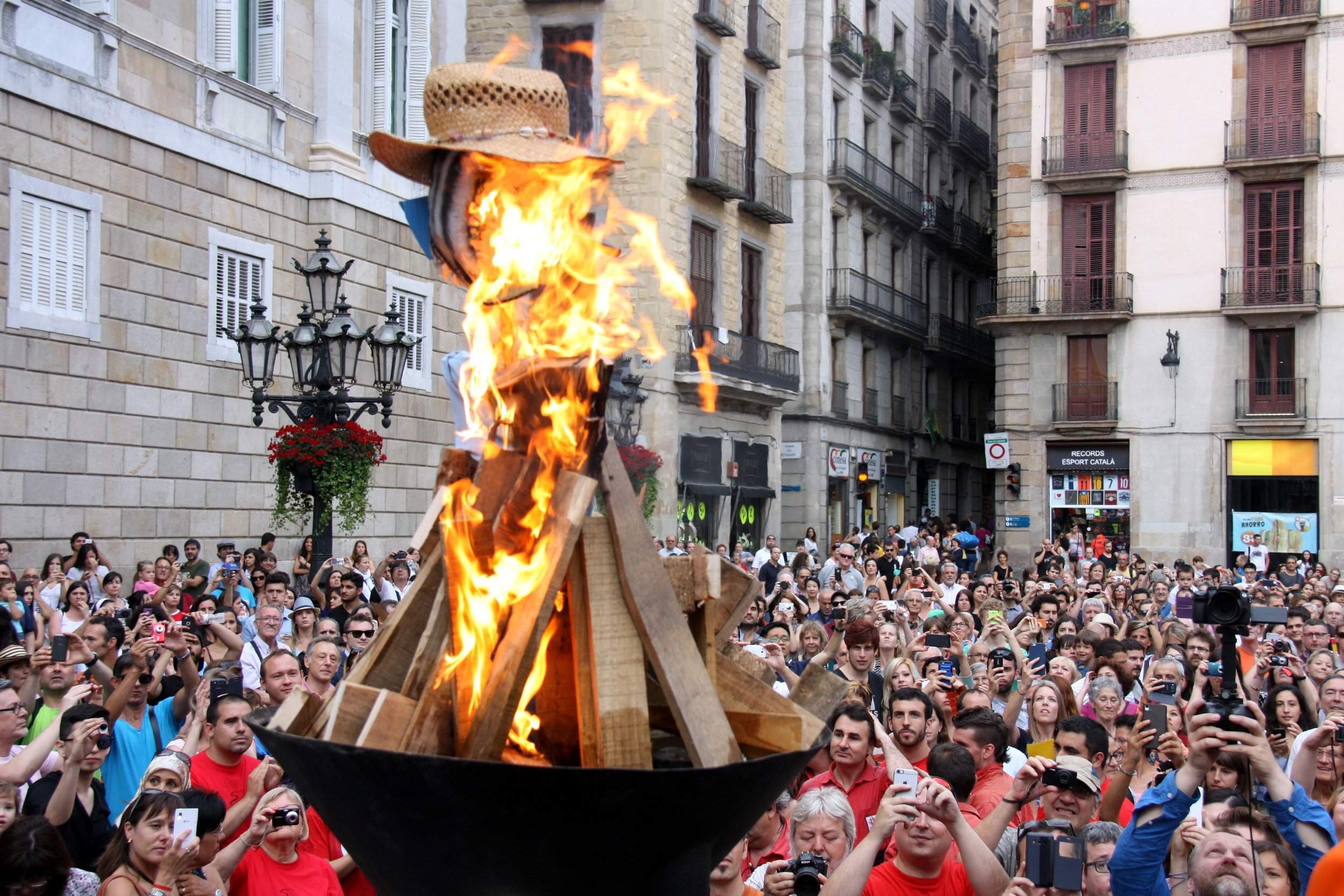 L'inusitat interès del PP per la Flama del Canigó