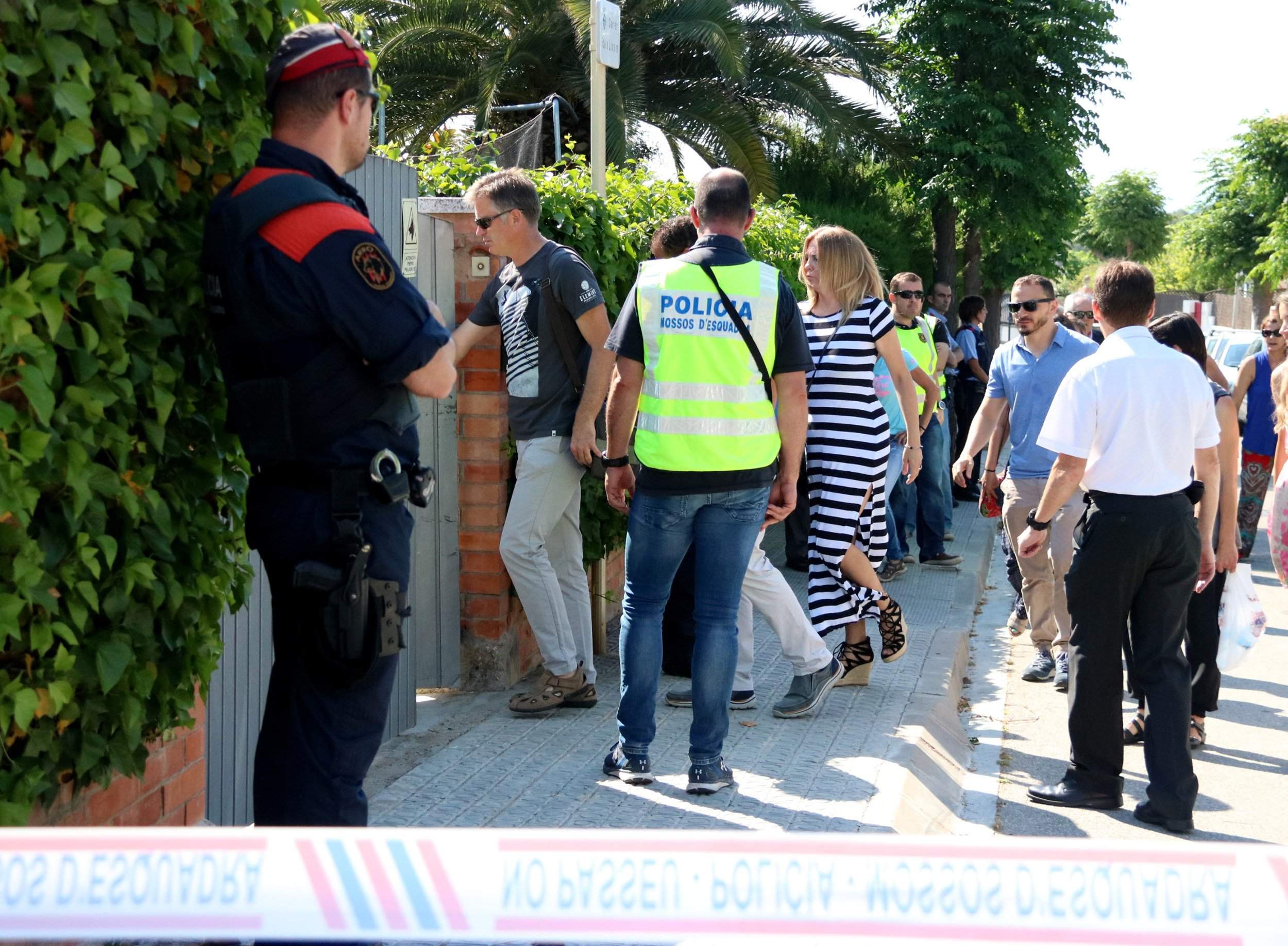 Cops de destral en la reconstrucció dels fets del policia carbonitzat