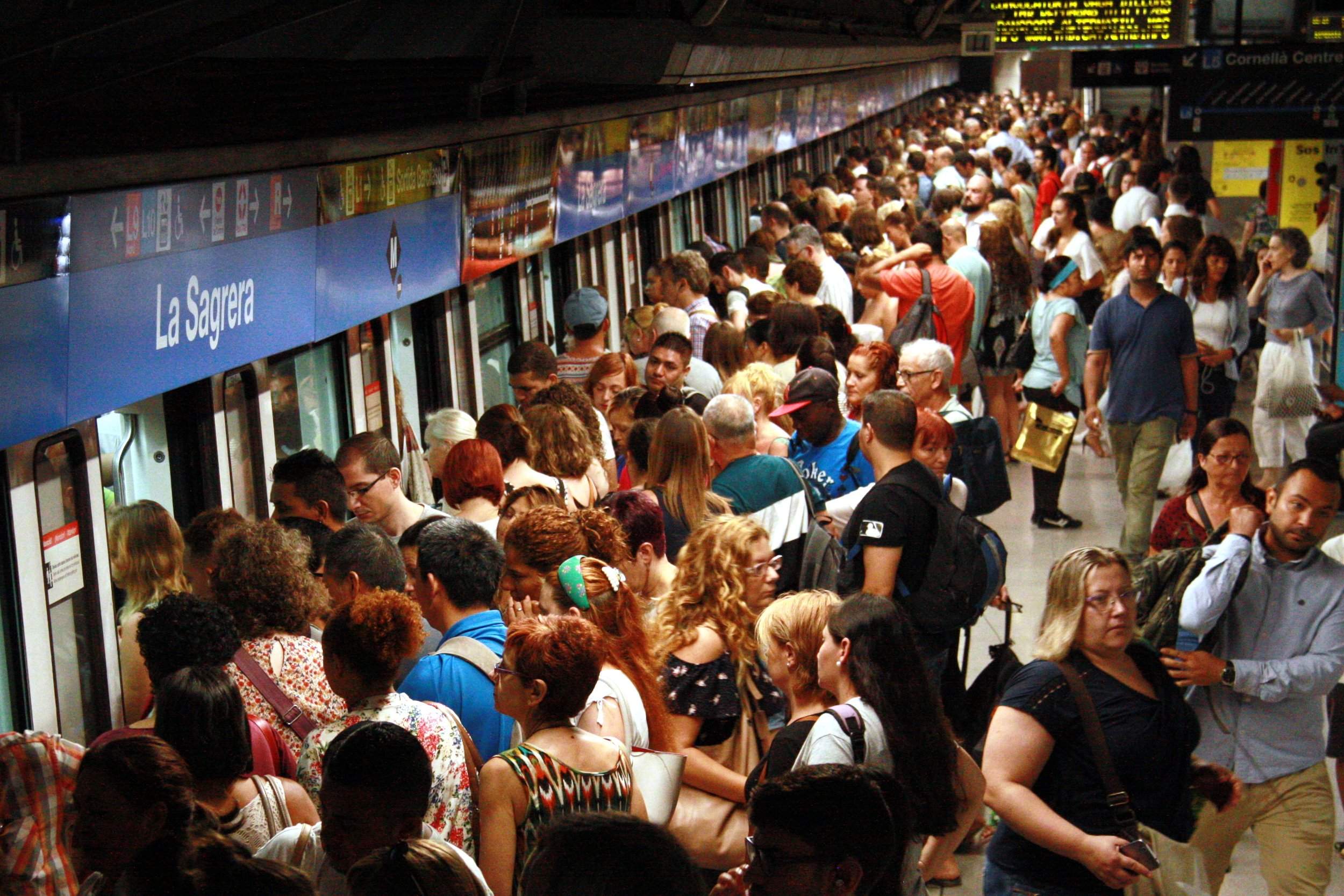 Los trabajadores del metro mantienen la huelga por la Mercè