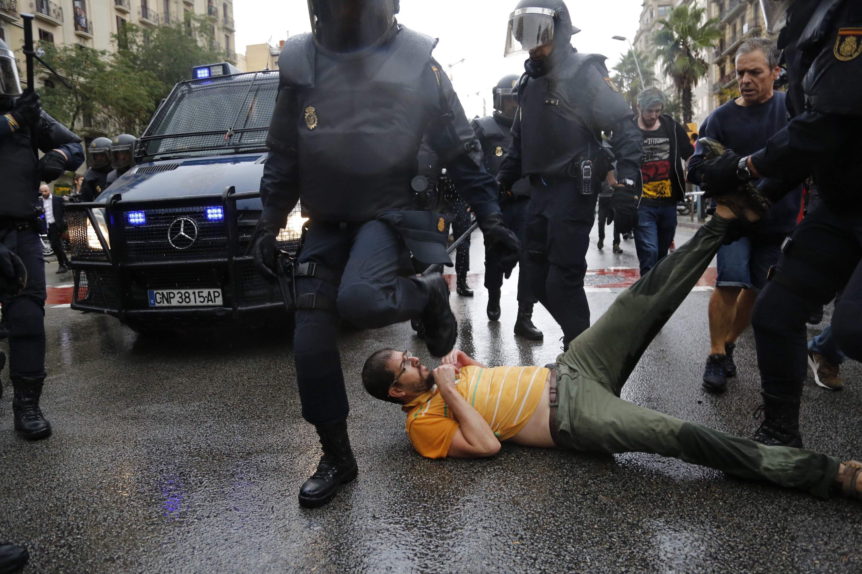 La carga mediática de la prensa española para justificar la violencia policial