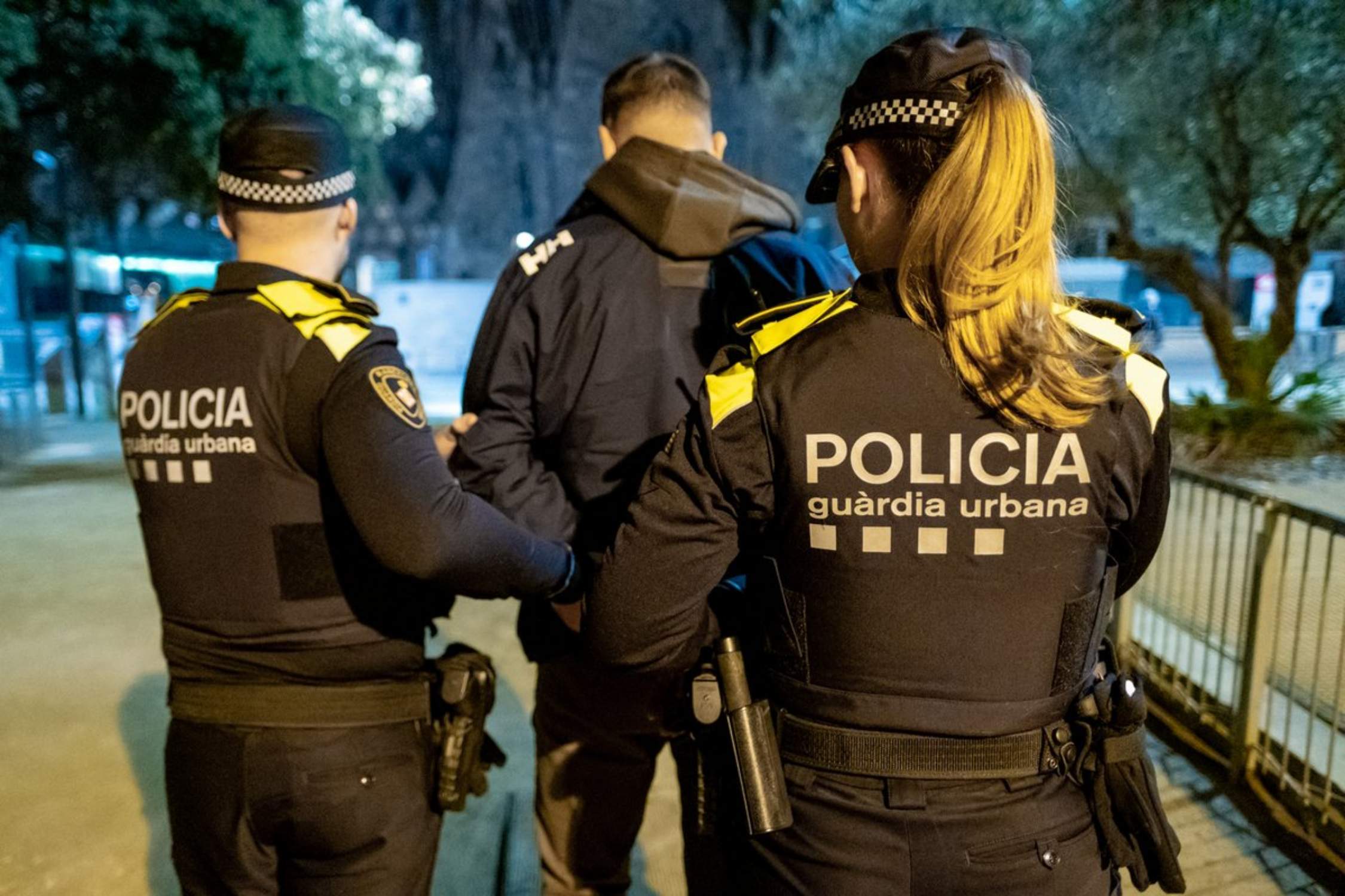 La Guardia Urbana de Barcelona rectifica con el cambio de gobierno y ahora ya quiere comprar pistolas Taser