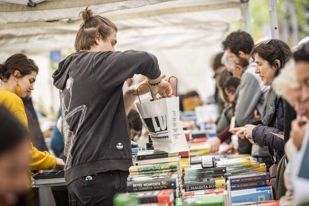 Ambient Sant Jordi 2024 / Foto: Carlos Baglietto