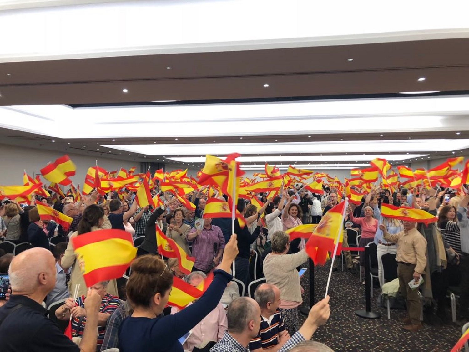 Extremist Vox party arrives in Barcelona to dispute the unionist vote with Cs