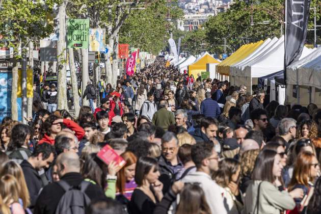 Ambient Sant Jordi Passeig de Gràcia / Foto: Carlos Baglietto