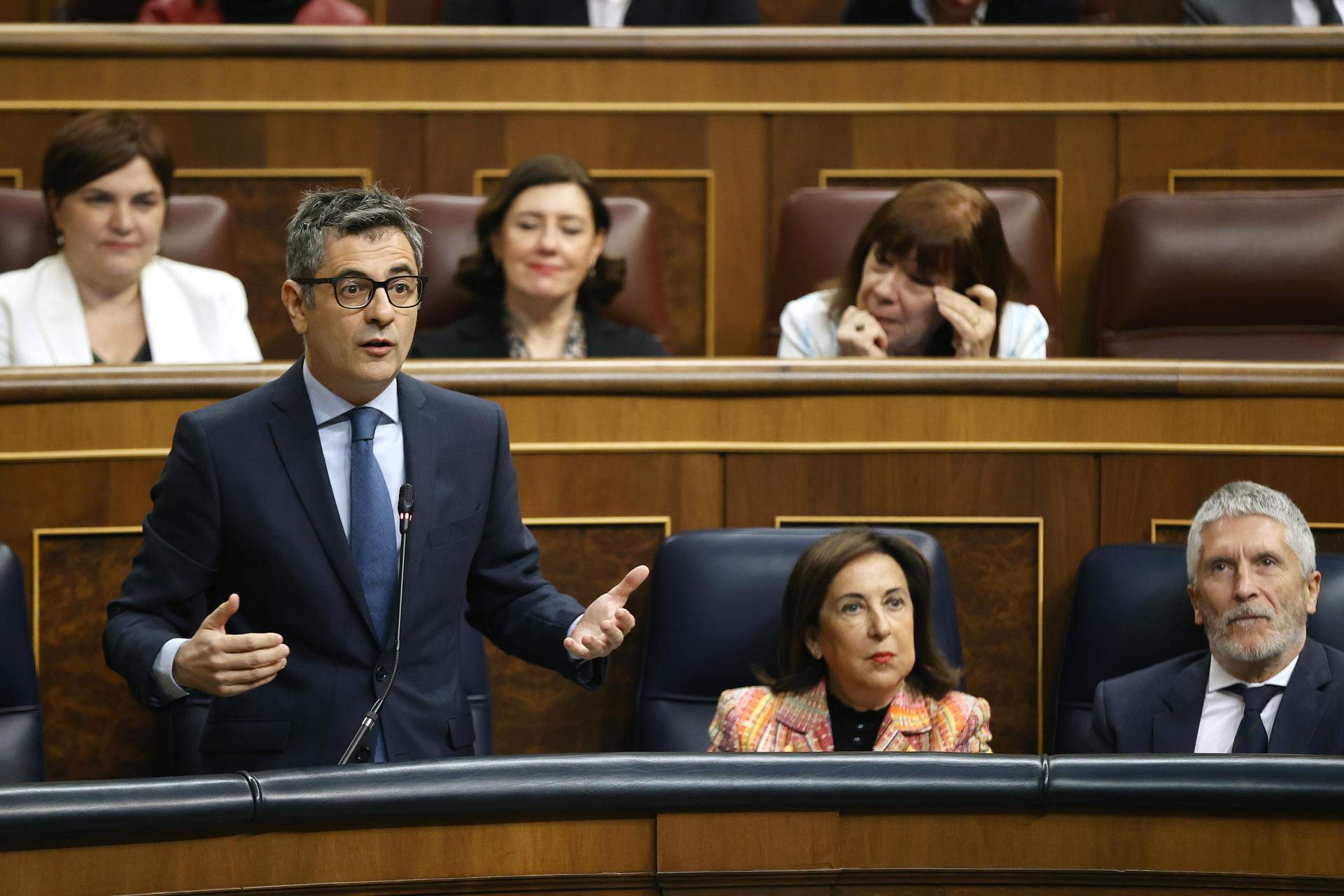 Bolaños lamenta la "fijación" del PP con Puigdemont y recomienda una coalición: "Junts por el Conflicto"