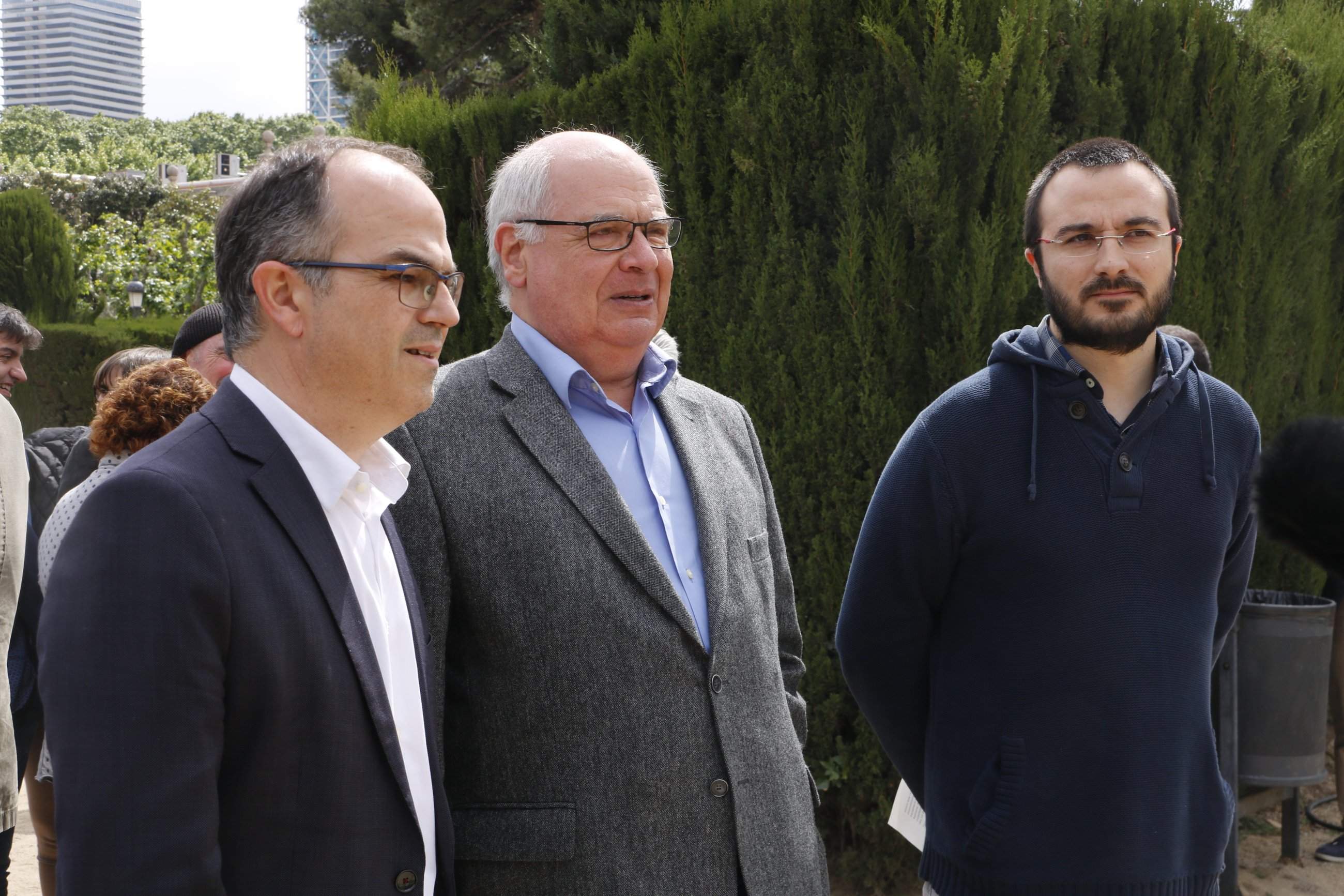 Picabaralla entre Turull i Rabell per la plantada dels comuns a la cimera