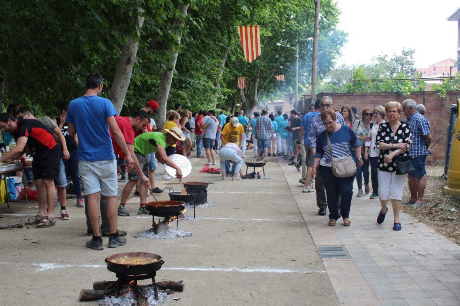 Tasta la millor cassola de pagès que es decideix diumenge en aquest poble del Pla d'Urgell