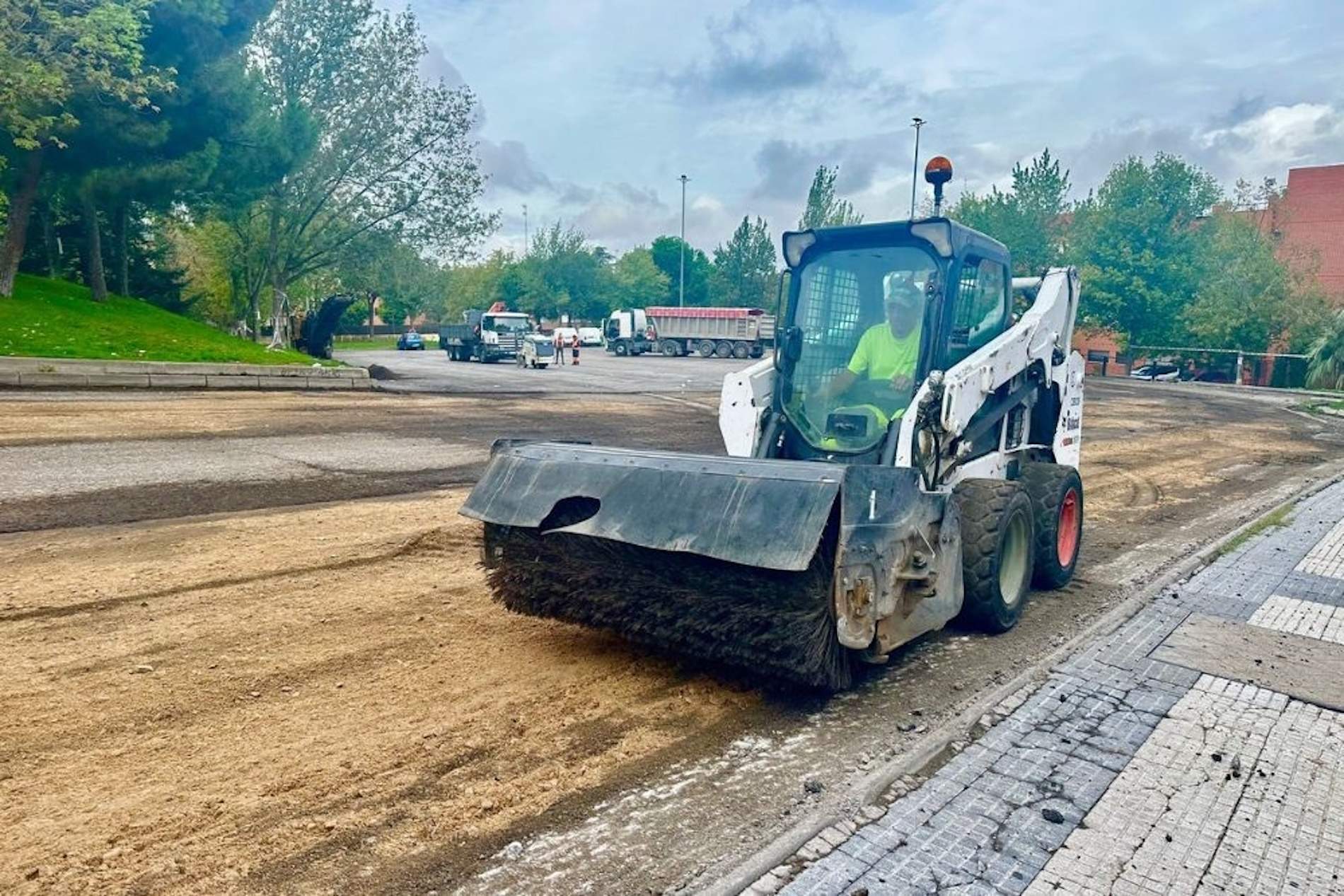 El Ayuntamiento de Madrid empieza una Operación Asfalto que olerá a mango y no a alquitrán