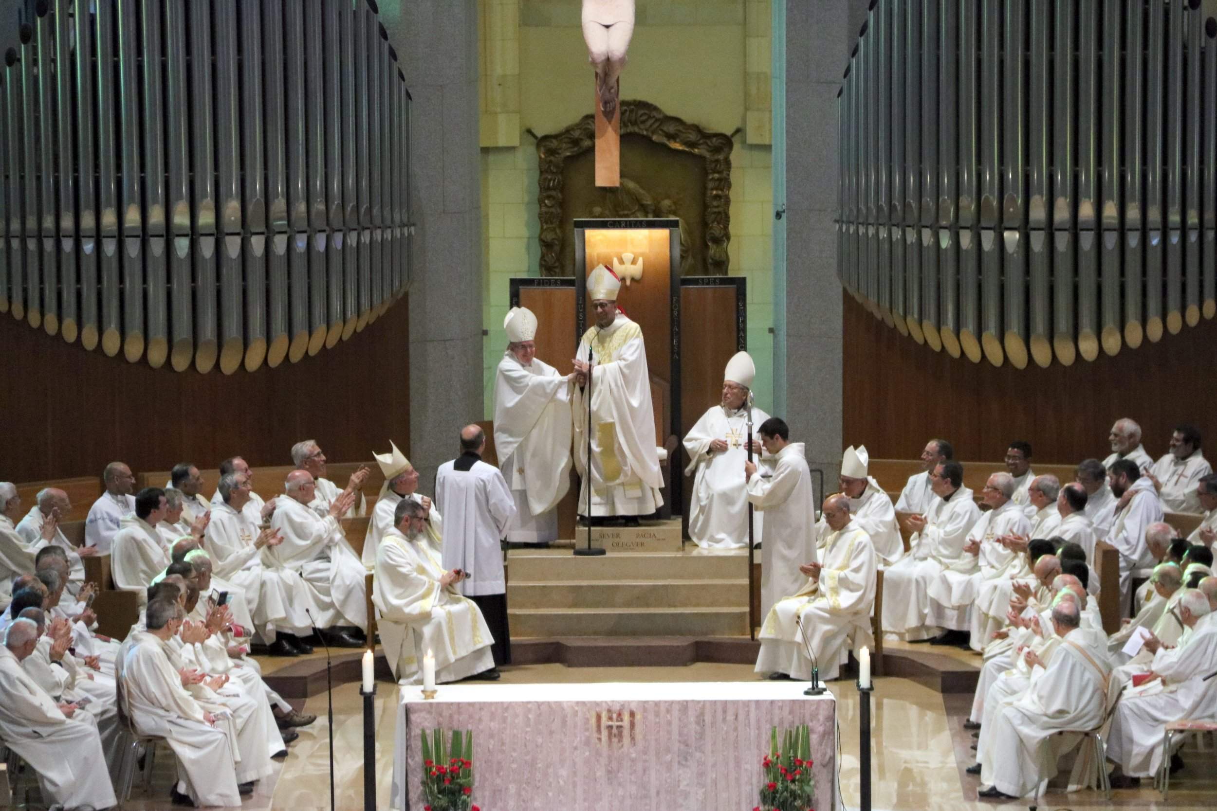 Omella destaca la misión de "dignidad" y "servicio" que asume como cardenal