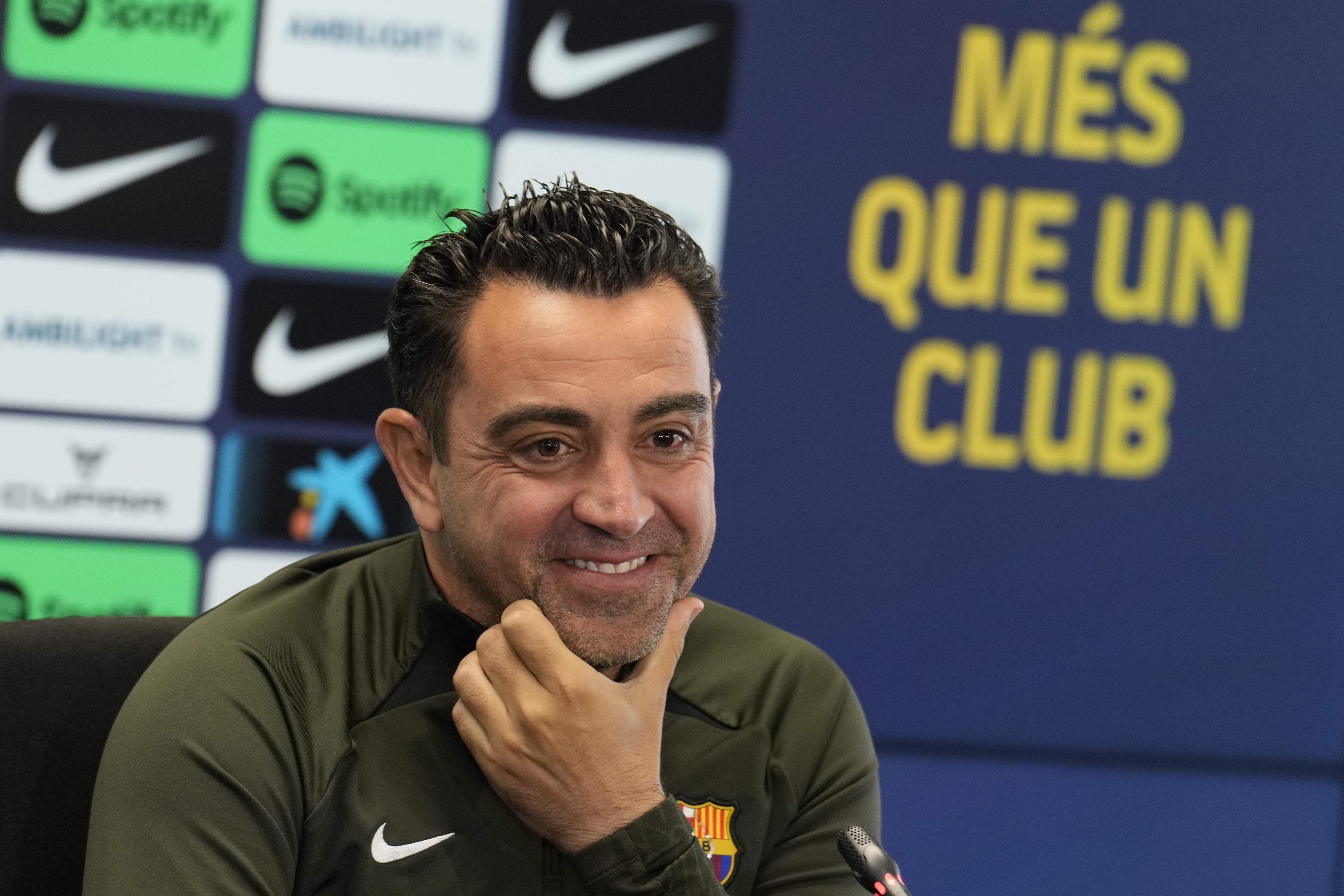 Xavi Hernández da el primer indulto en el Barça, de estar en la calle a seguir