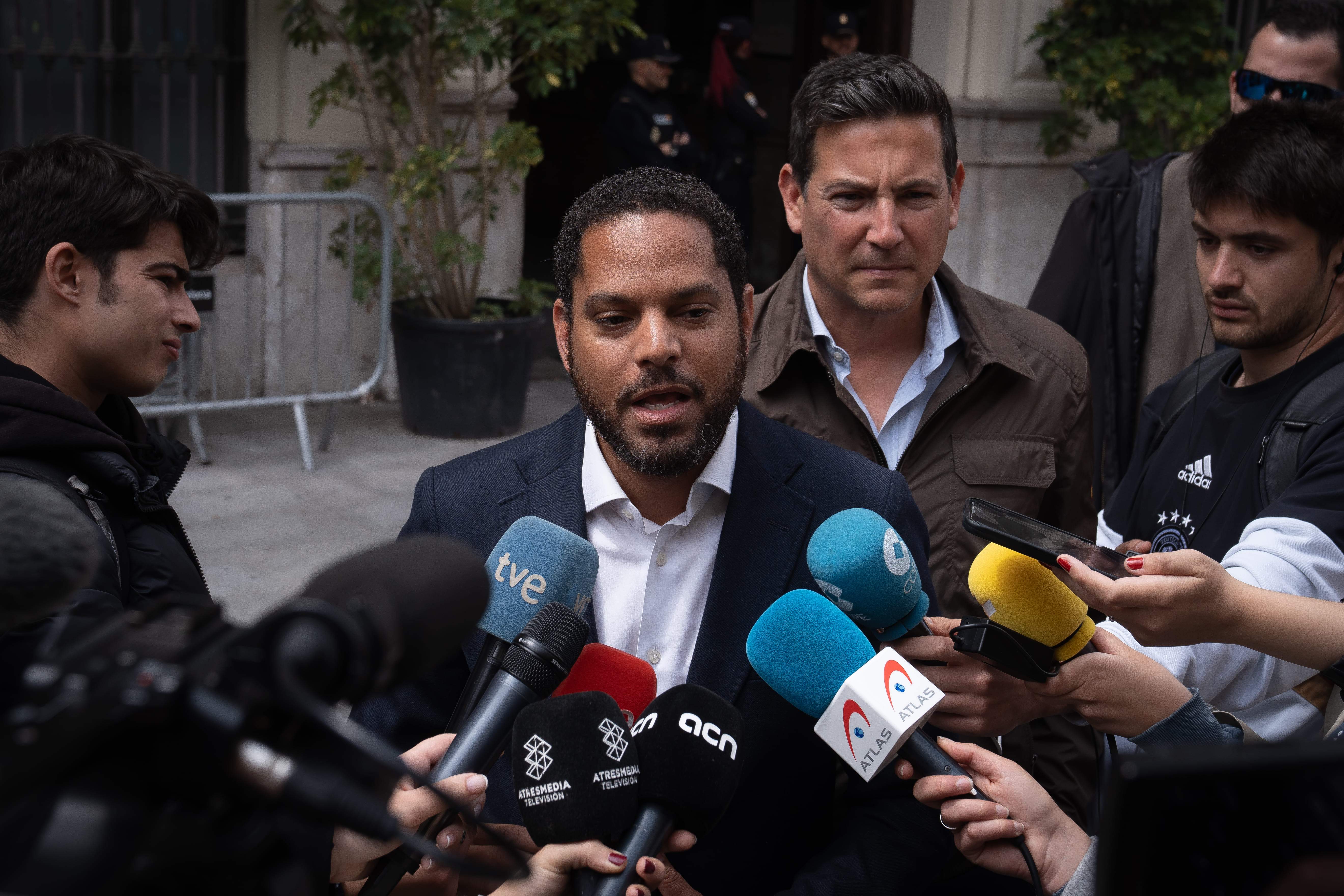 La reyerta de la diputada díscola de Vox contra Ignacio Garriga continúa