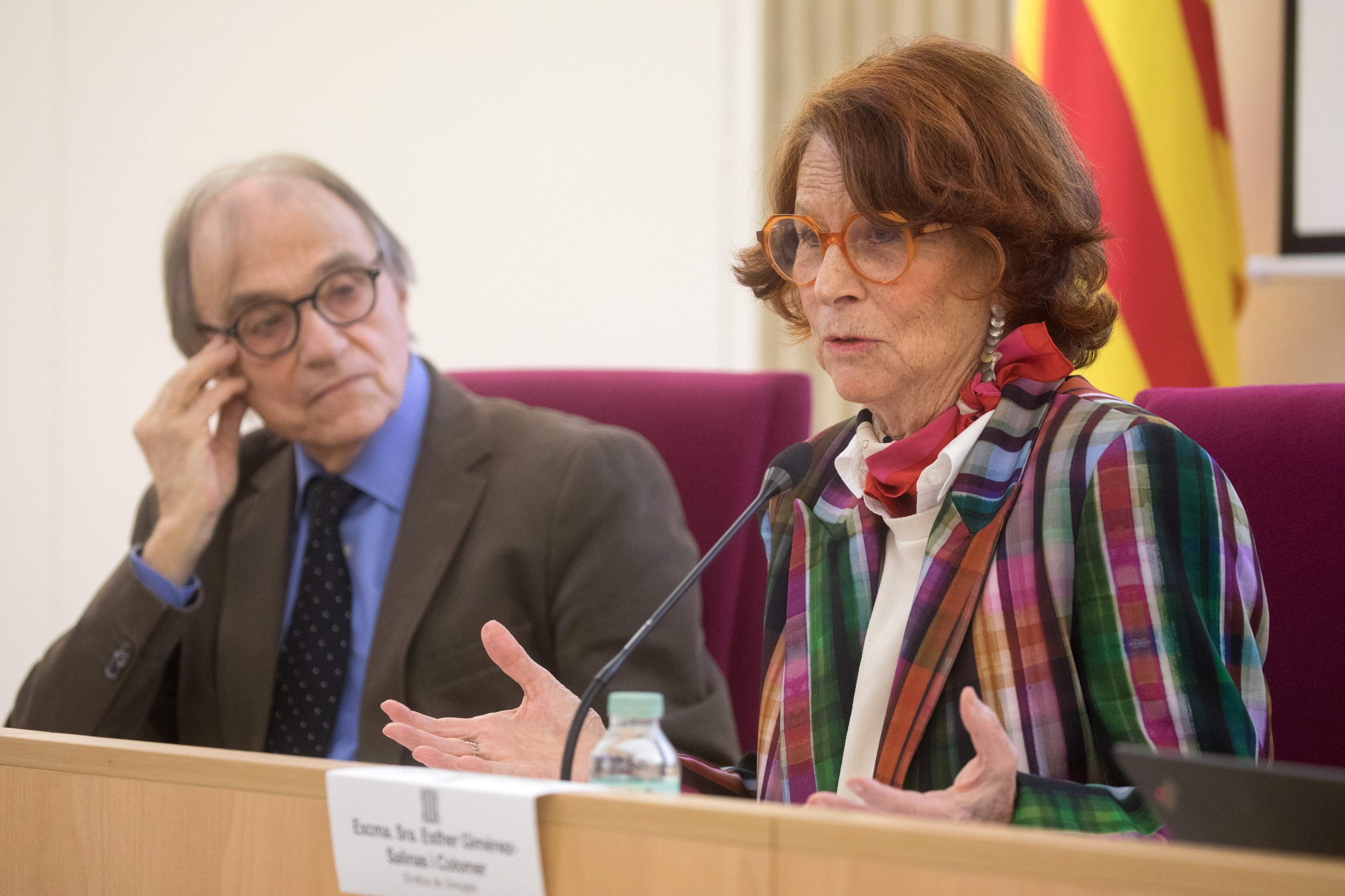 Barcelona. Centre d'Estudis Jurídics. El magistrat emèrti del Tribunal Suprem, Perfecto Andrés Ibañez, i la síndica de Greuges, Esther Giménez-Salinas. foto: Eva Parey