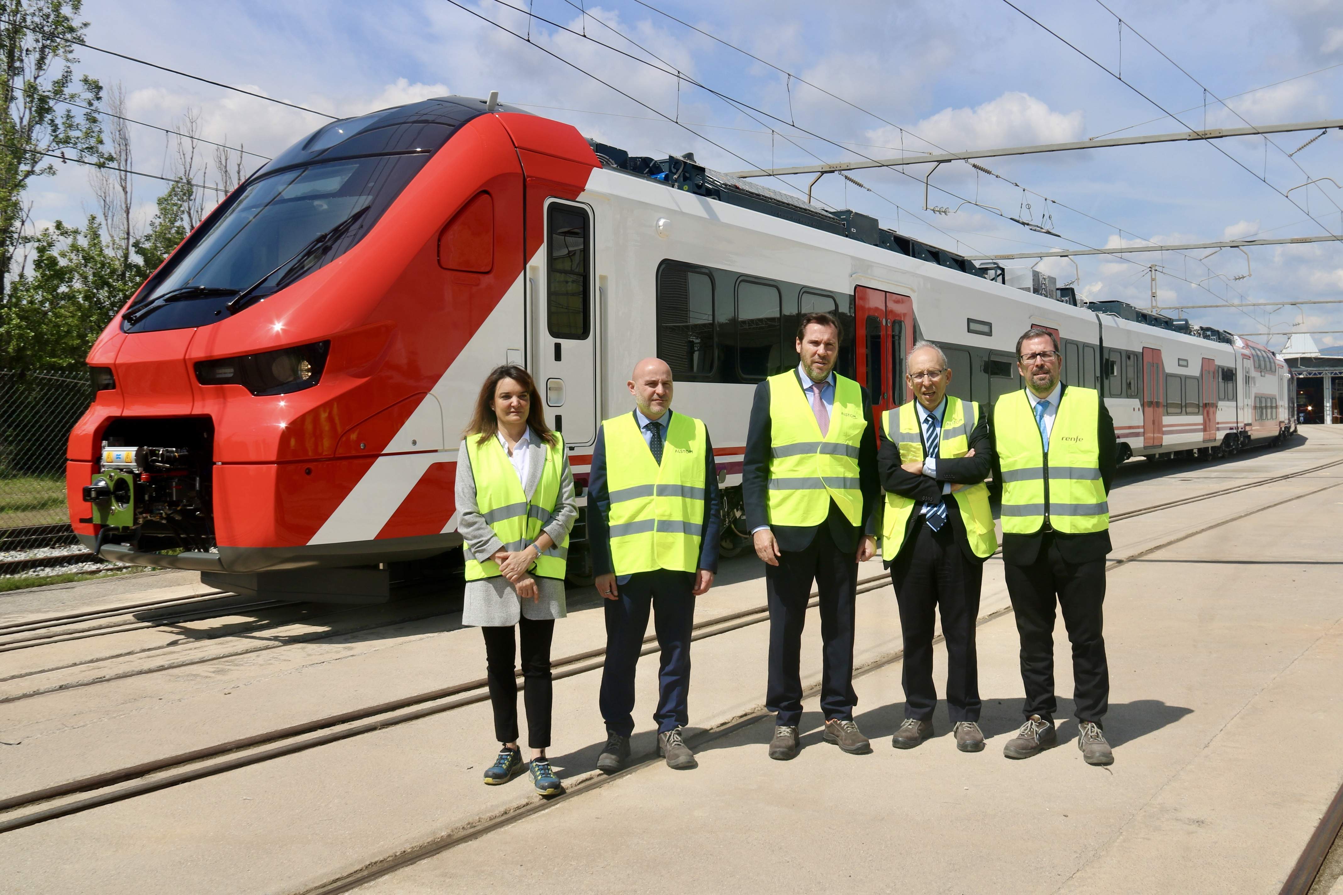 El govern espanyol exhibeix trens nous de Rodalies en plena crisi de reputació per les incidències