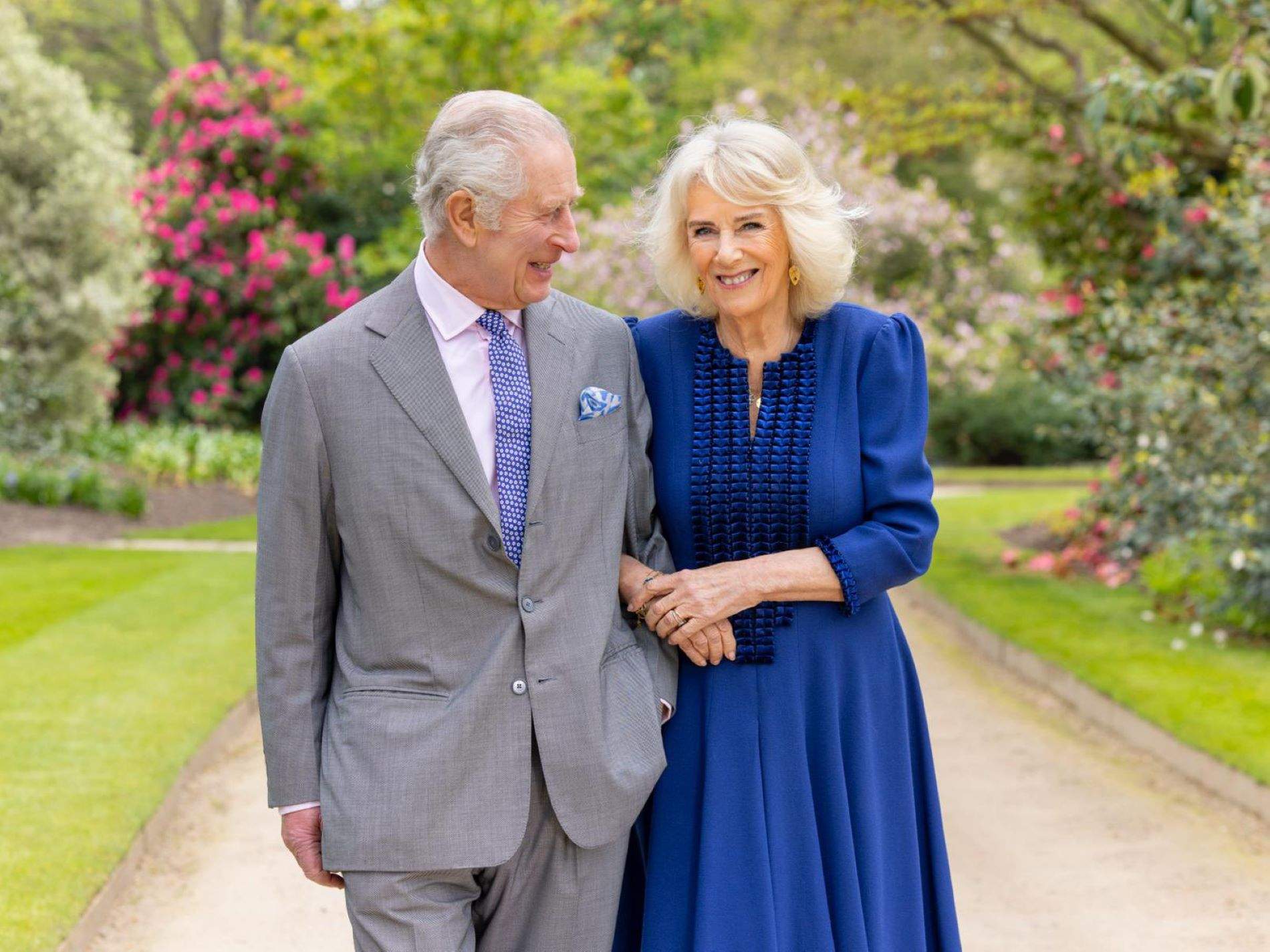 Rei Carles III i reina Camilla, retorn vida publica / Familia reial britanica