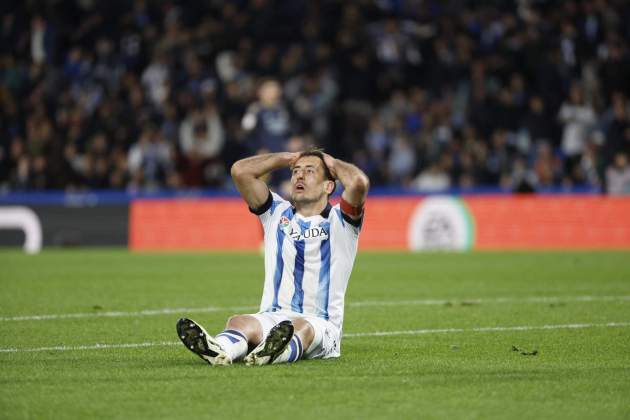 Mikel Oyarzabal se lamenta de una ocasión fallada EFE Mikel Oyarzabal se lamenta de una ocasión fallada EFE