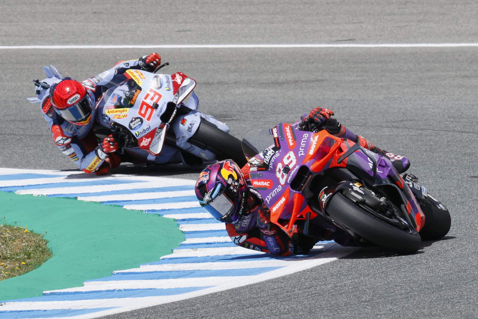 Jorge Martín se impone en una carrera sprint loca en Jerez y con nueva caída de Marc Márquez