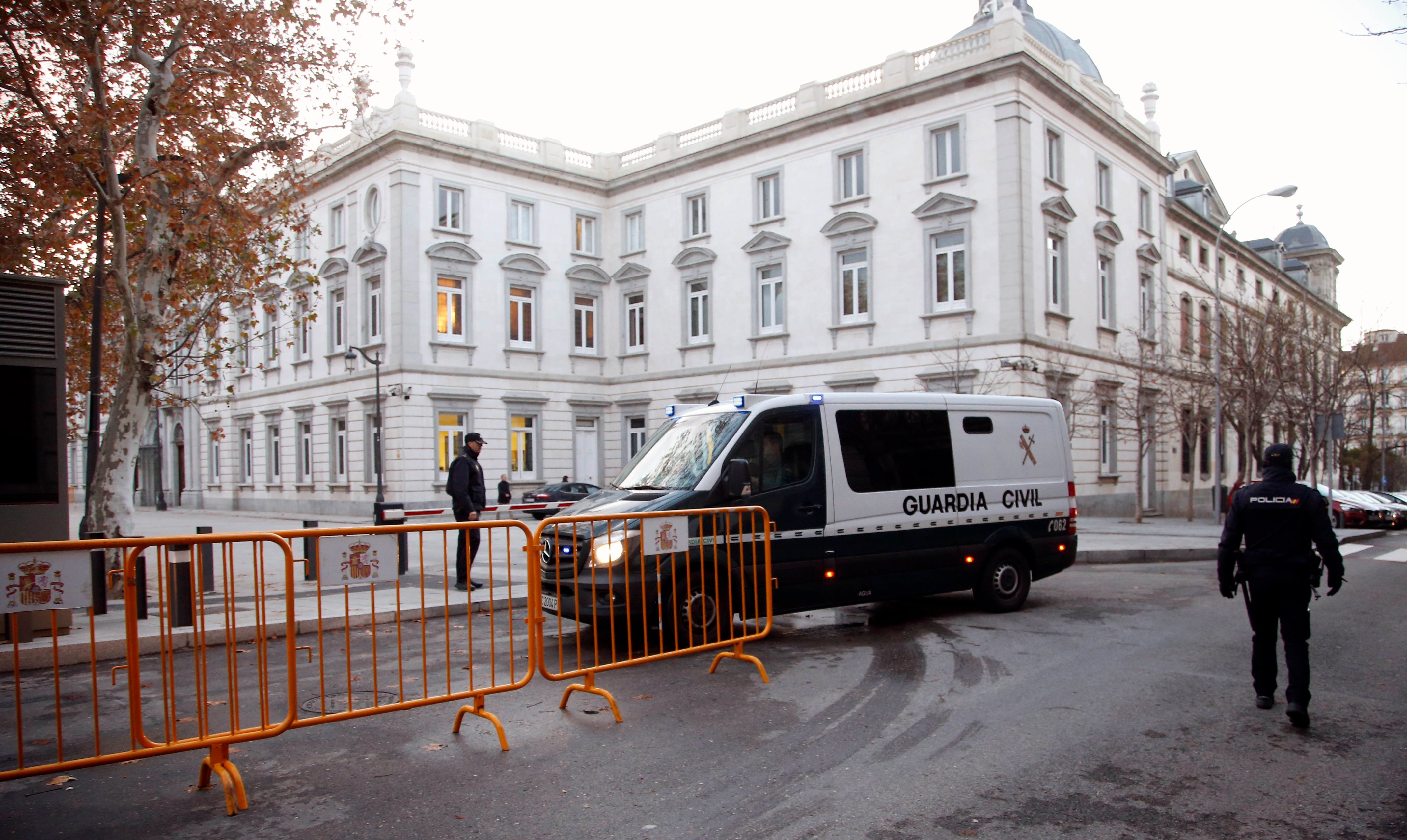 Allau de retrets a l'Audiència Nacional perquè no acusa de terrorisme el franctirador