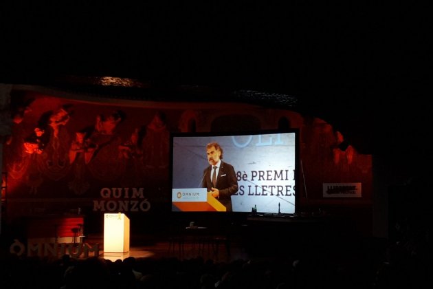 cuixart premi honor lletres catalanes Omnium cuixart premi honor lletres catalanes Omnium