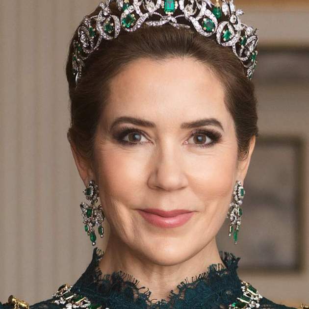 Mary corona GTRES Mary corona GTRES