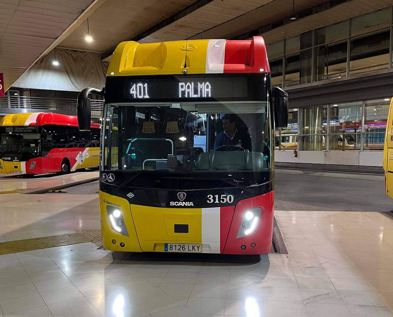 Denuncien un cas de discriminació lingüística contra una passatgera d'un bus a Mallorca
