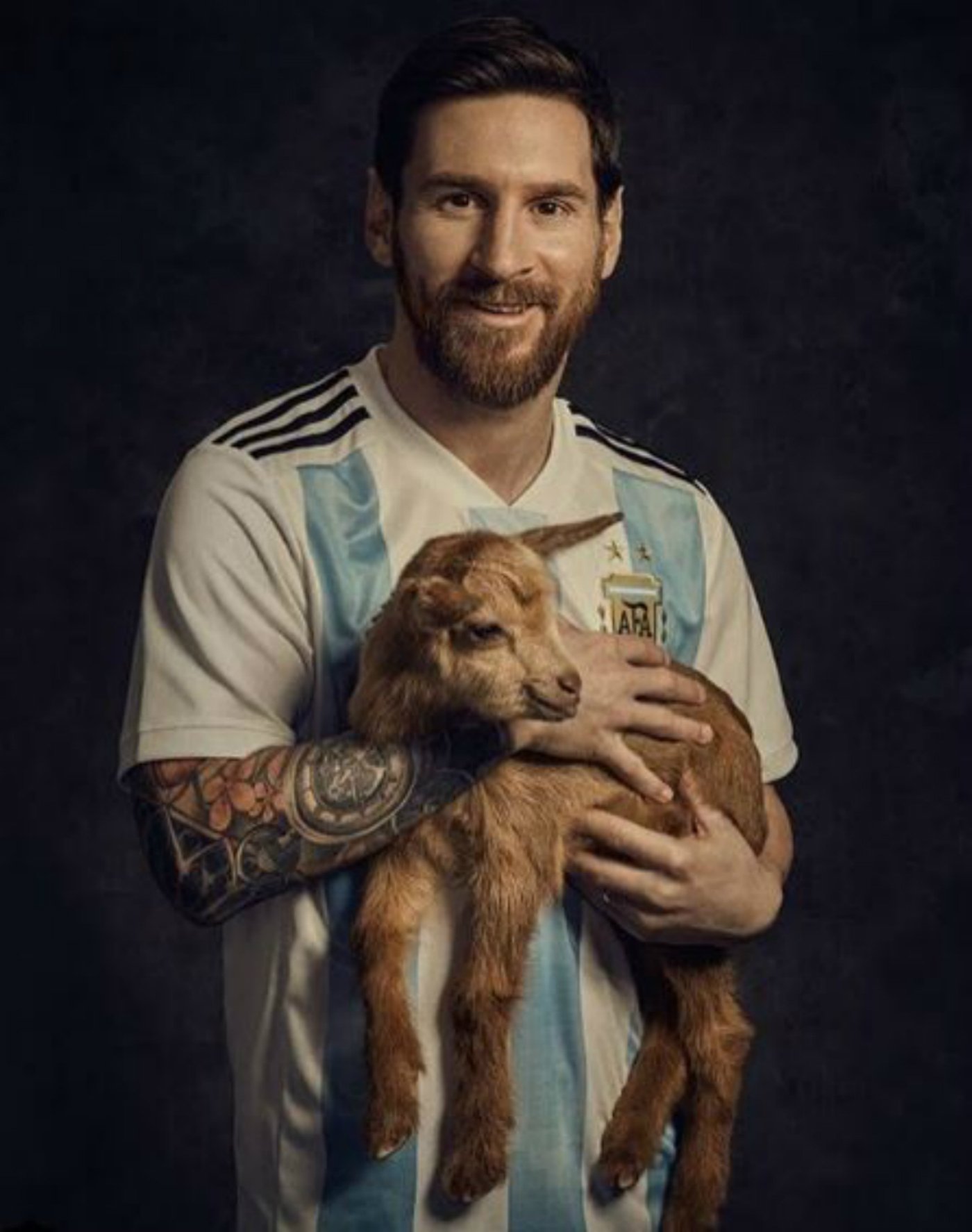 ¿Por qué una revista americana fotografía a Messi al lado de una cabra?