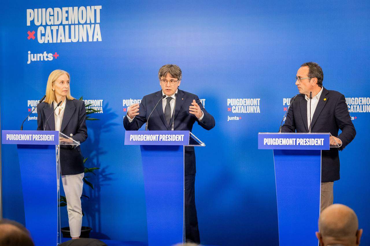 Puigdemont anuncia que su Govern potenciará el impulso de la economía con dos macroconselleries