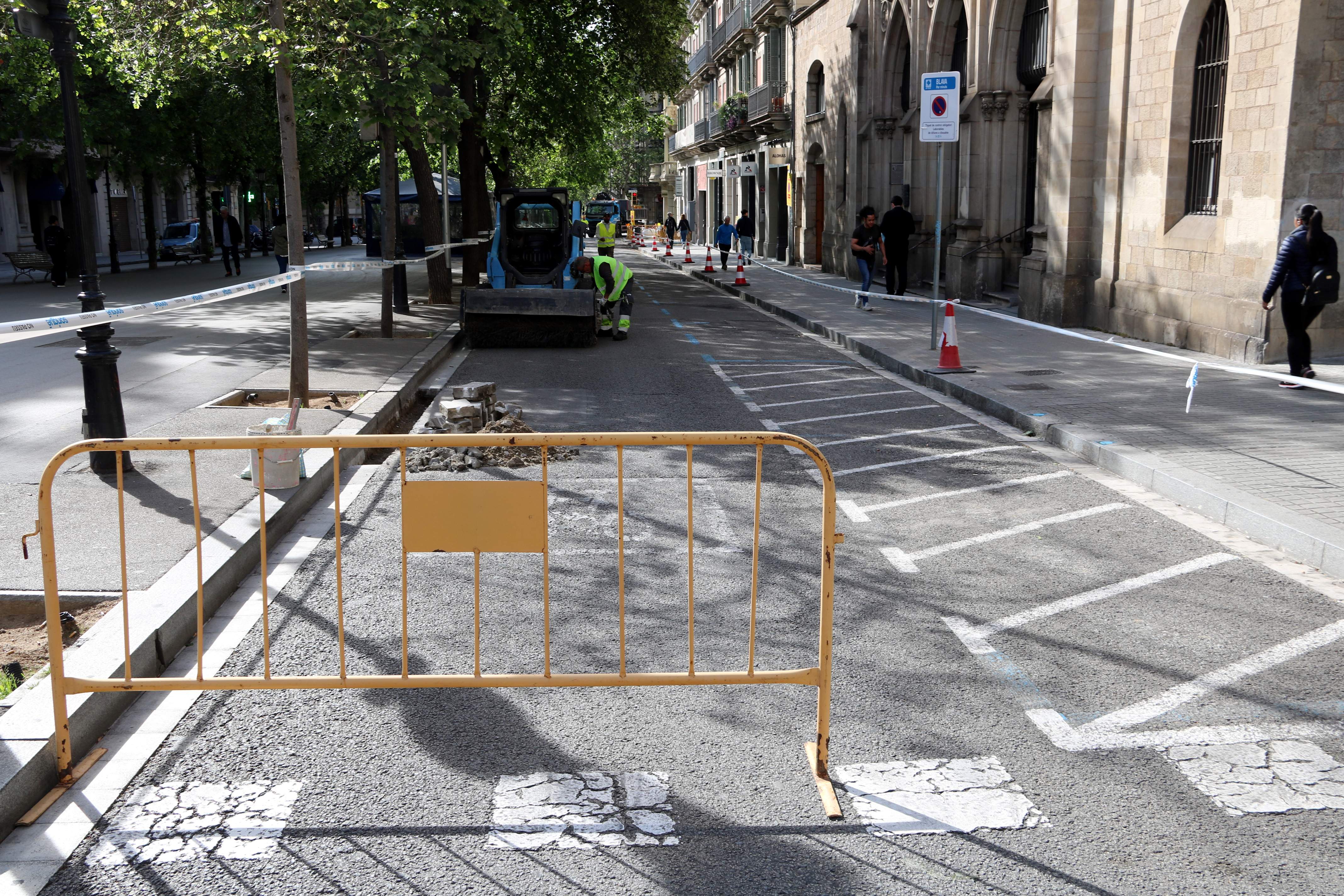 La Rambla Catalunya renova el paviment: restriccions de trànsit i afectacions de mobilitat