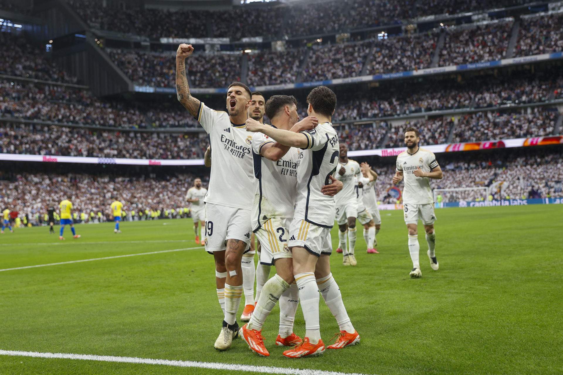 El Real Madrid celebra el gol de Brahim Díaz contra el Cádiz / Foto: EFE