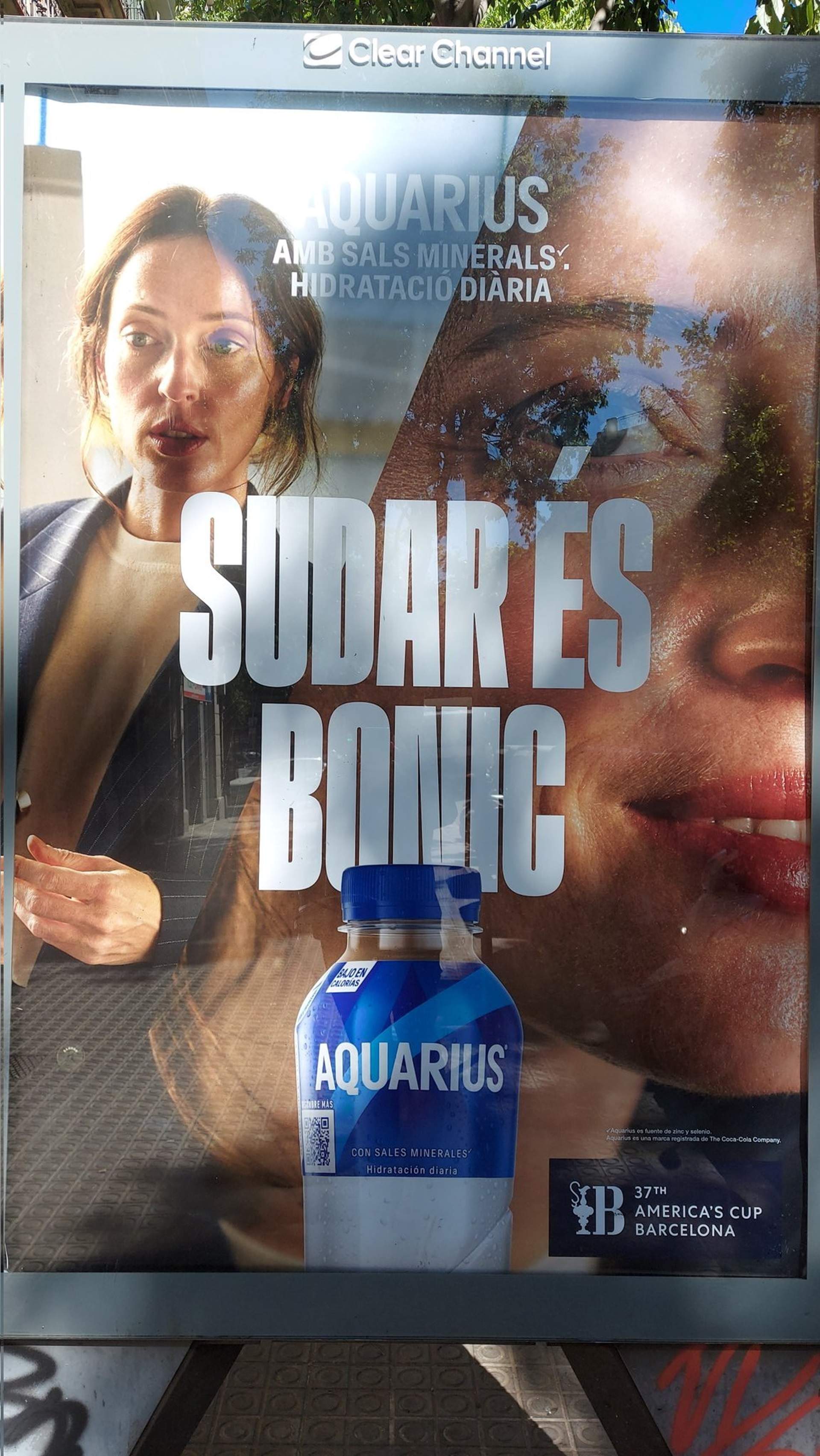 La puntada de peu al català de la nova campanya d'Aquarius: "Sudar és bonic"