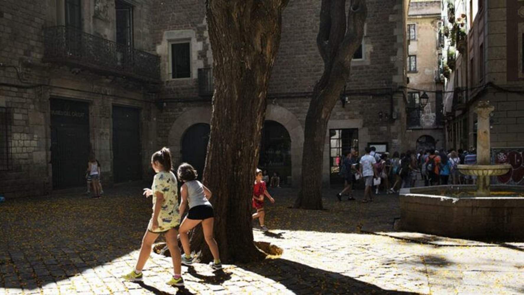La plaza de Sant Felip Neri de Barcelona estará cerrada al público en horario de patio escolar