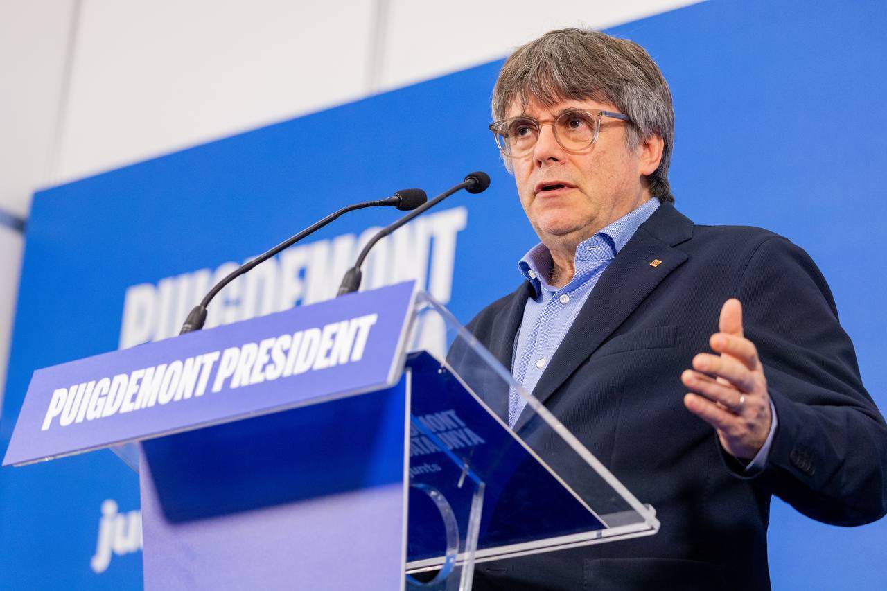 Puigdemont dubta del compromís real d'Illa contra el feixisme i l'acusa de fer ús electoral d'aquesta amenaça