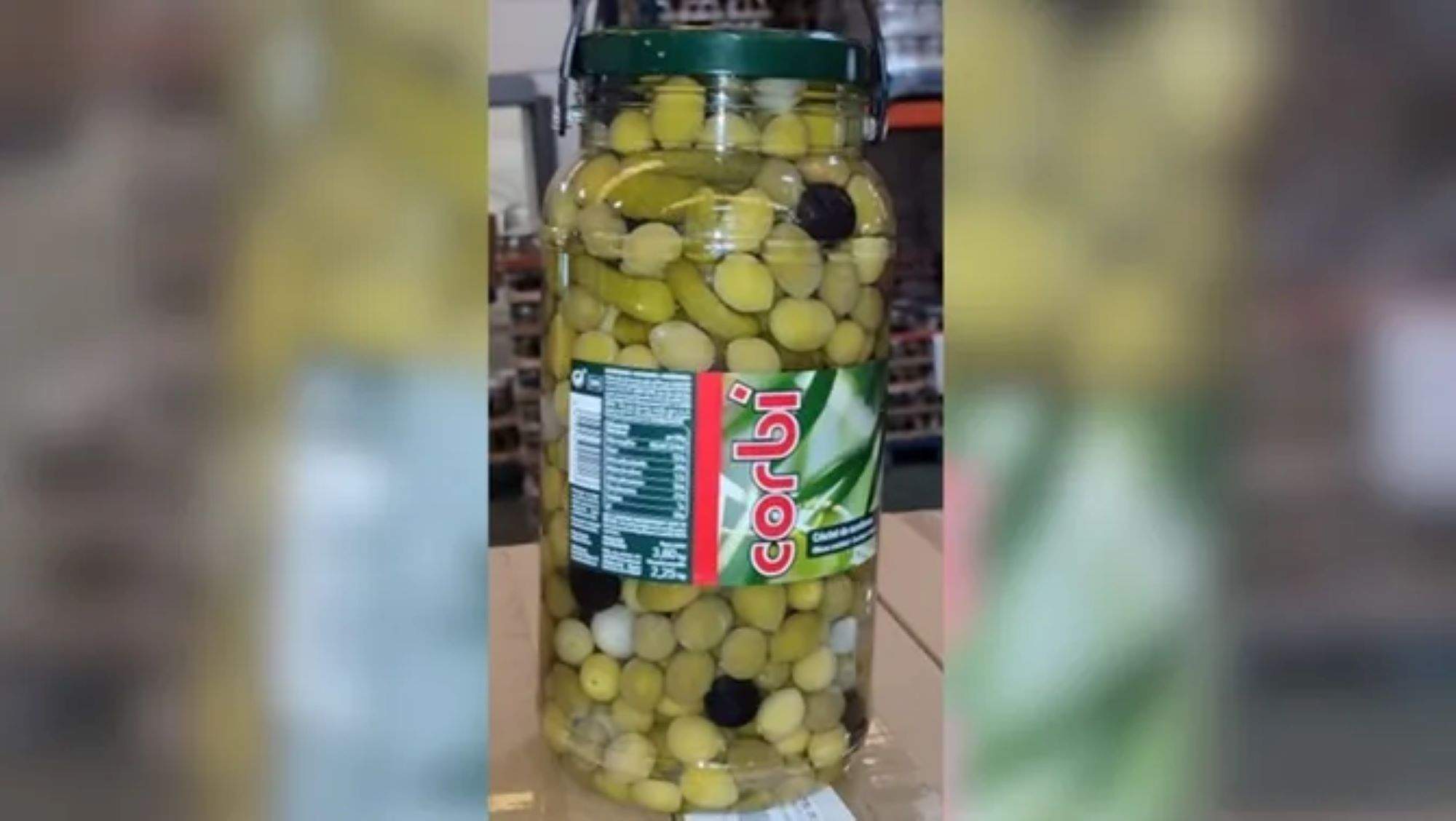 Alerta alimentària: detecten ingredients no aptes per al consum humà en pots d’olives i piparres