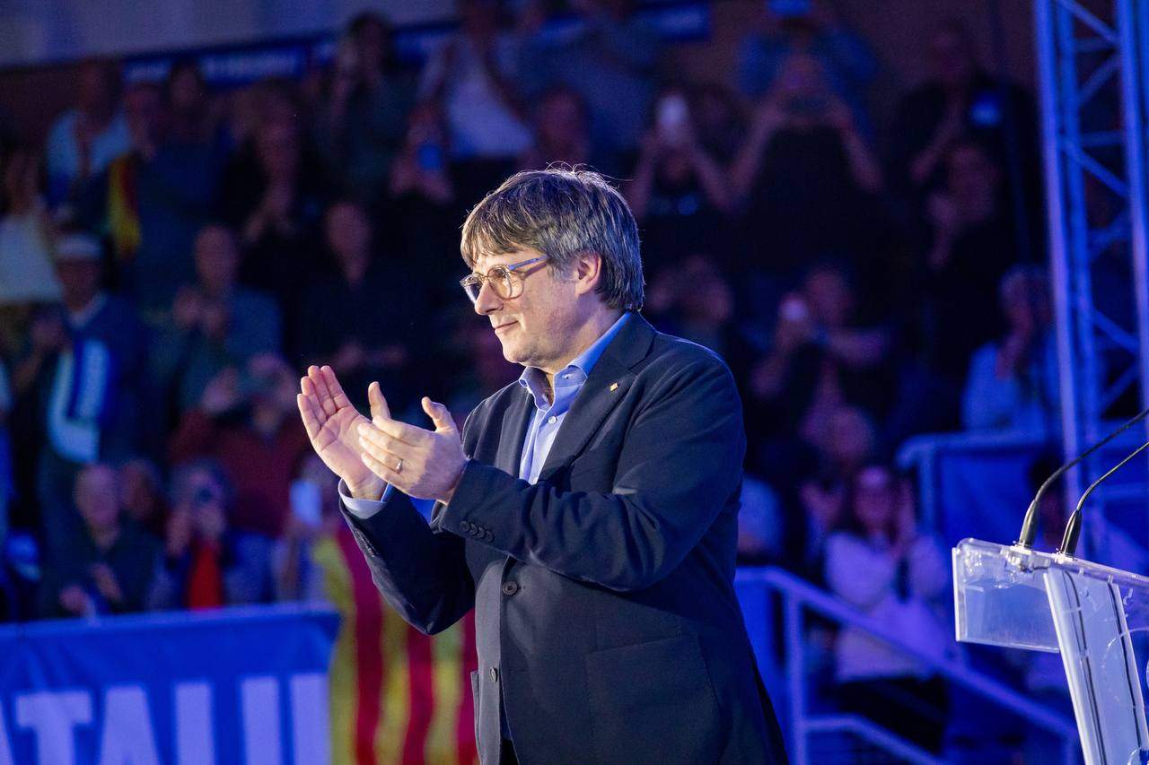 Puigdemont crida també el vot no independentista: "Podem donar la campanada i quedar primera força"