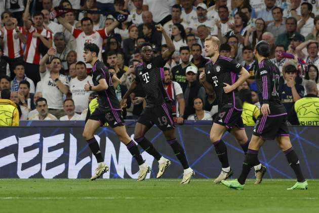 Gol Alphonso Davies Bayern Real Madrid / Foto: EFE