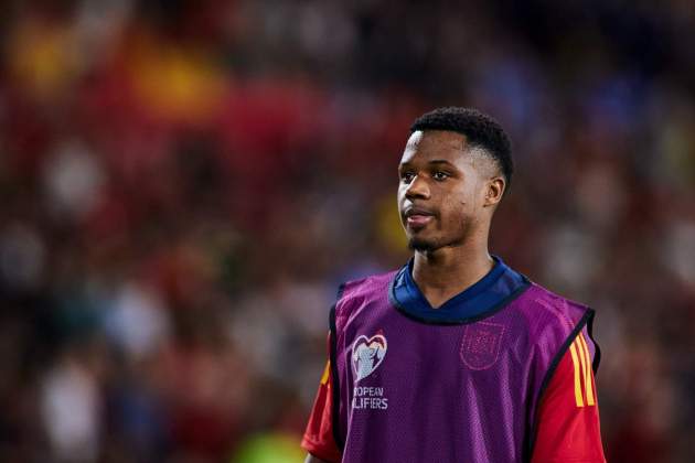 Ansu Fati preocupado durante un partido de la selección española / Foto: Europa Press Ansu Fati preocupado durante un partido de la selección española / Foto: Europa Press