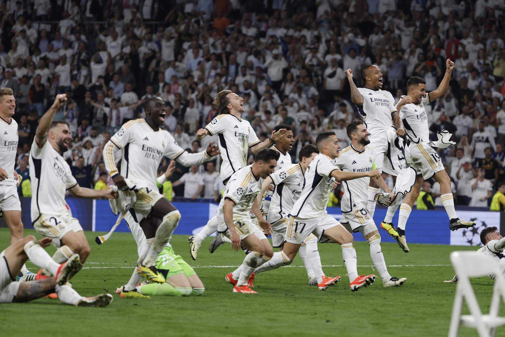 El Real Madrid celebra su clasificación para la final de la Champions League / Foto: EFE