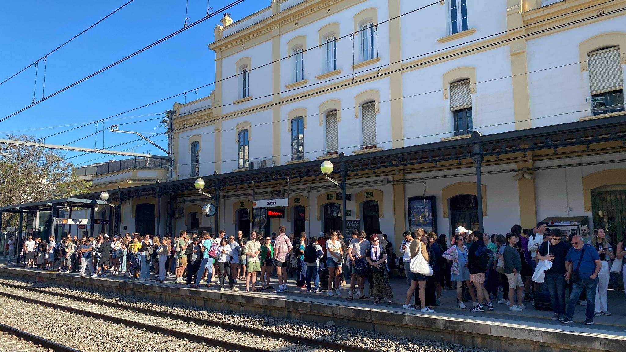 Rodalies falla de nuevo con una incidencia que trastoca la circulación entre Sitges y Vilanova i la Geltrú