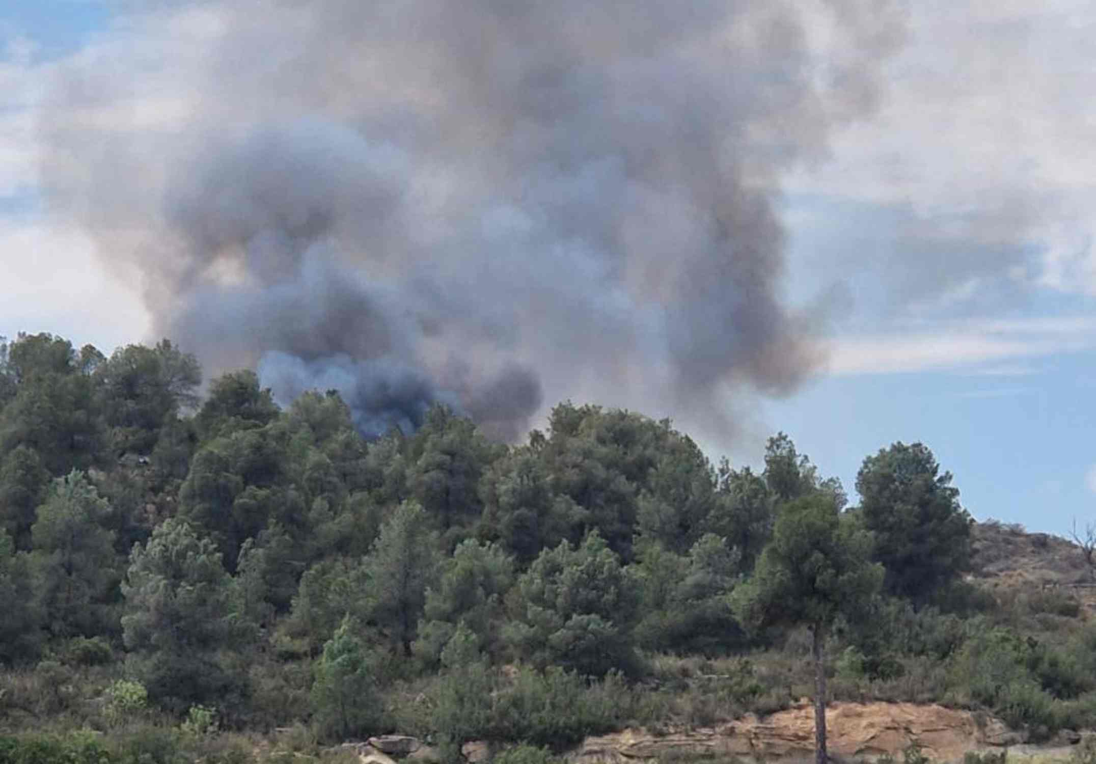 Estabilitzat l'incendi forestal iniciat a Batea i que havia entrat a l'Aragó