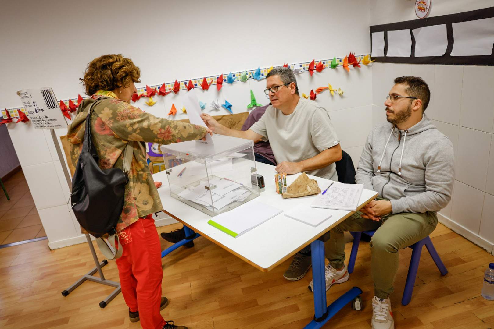 ERC pide alargar el horario de los colegios electorales de Barcelona y Tarragona por el caos en Rodalies