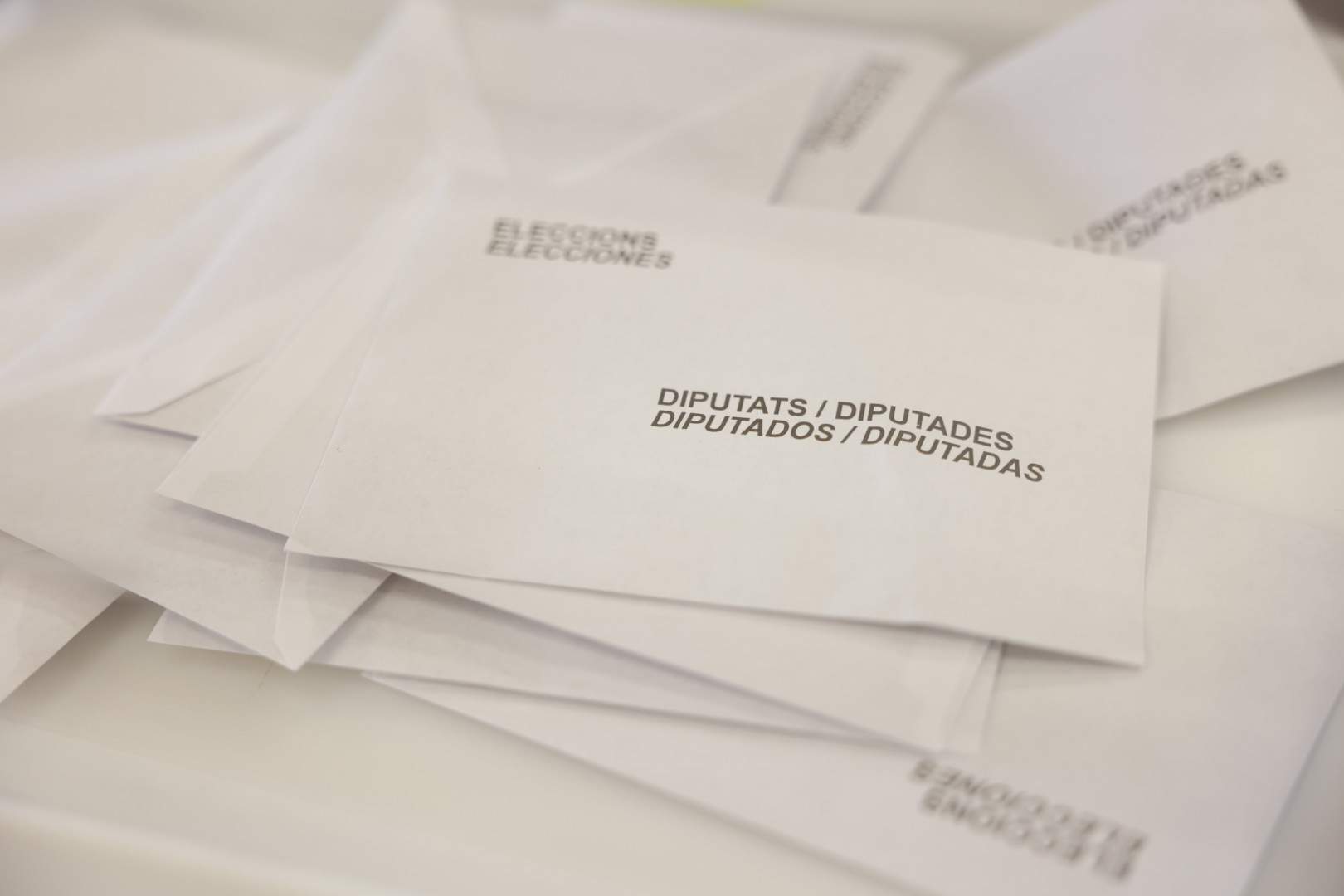 eleccions catalunya 12 m votacions urnes paperetes foto carlos baglietto