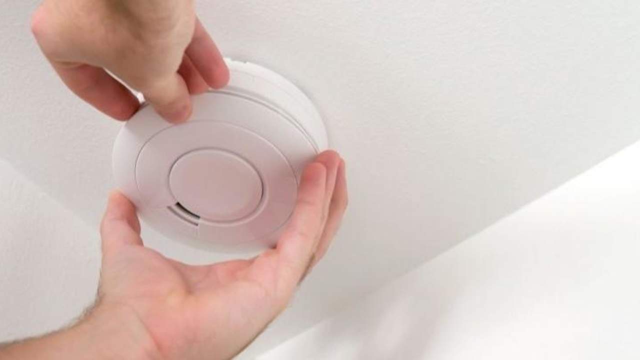 Los expertos piden que uses el cambio de hora para cambiar las pilas de un importante elemento de seguridad