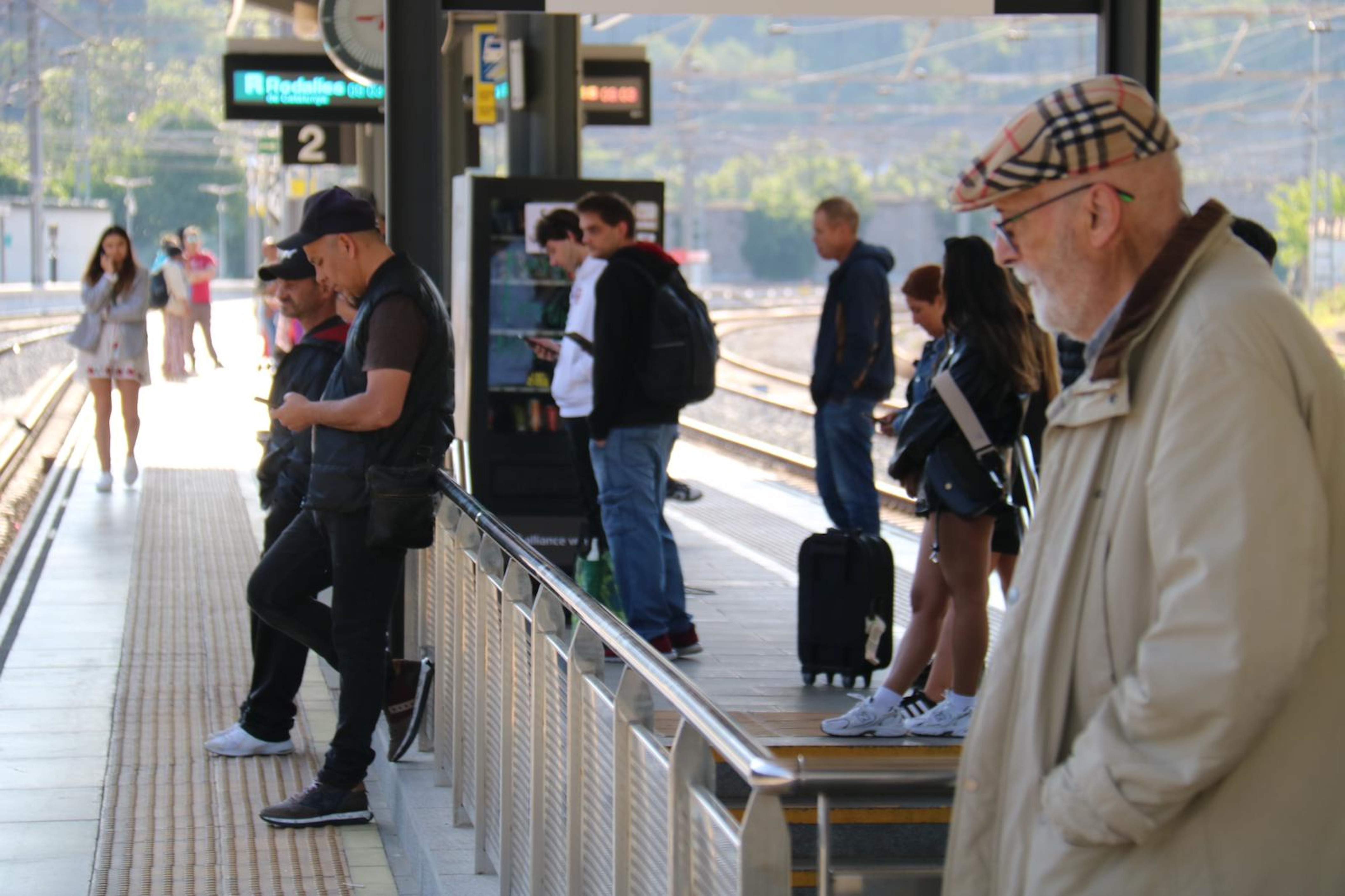 ¿Crees que el Gobierno actúa bien ante el caos en Rodalies?