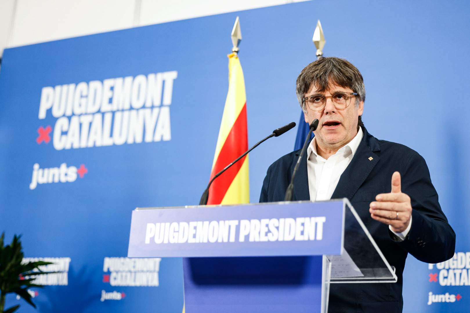 Puigdemont anuncia que presentarà candidatura a la presidència de la Generalitat
