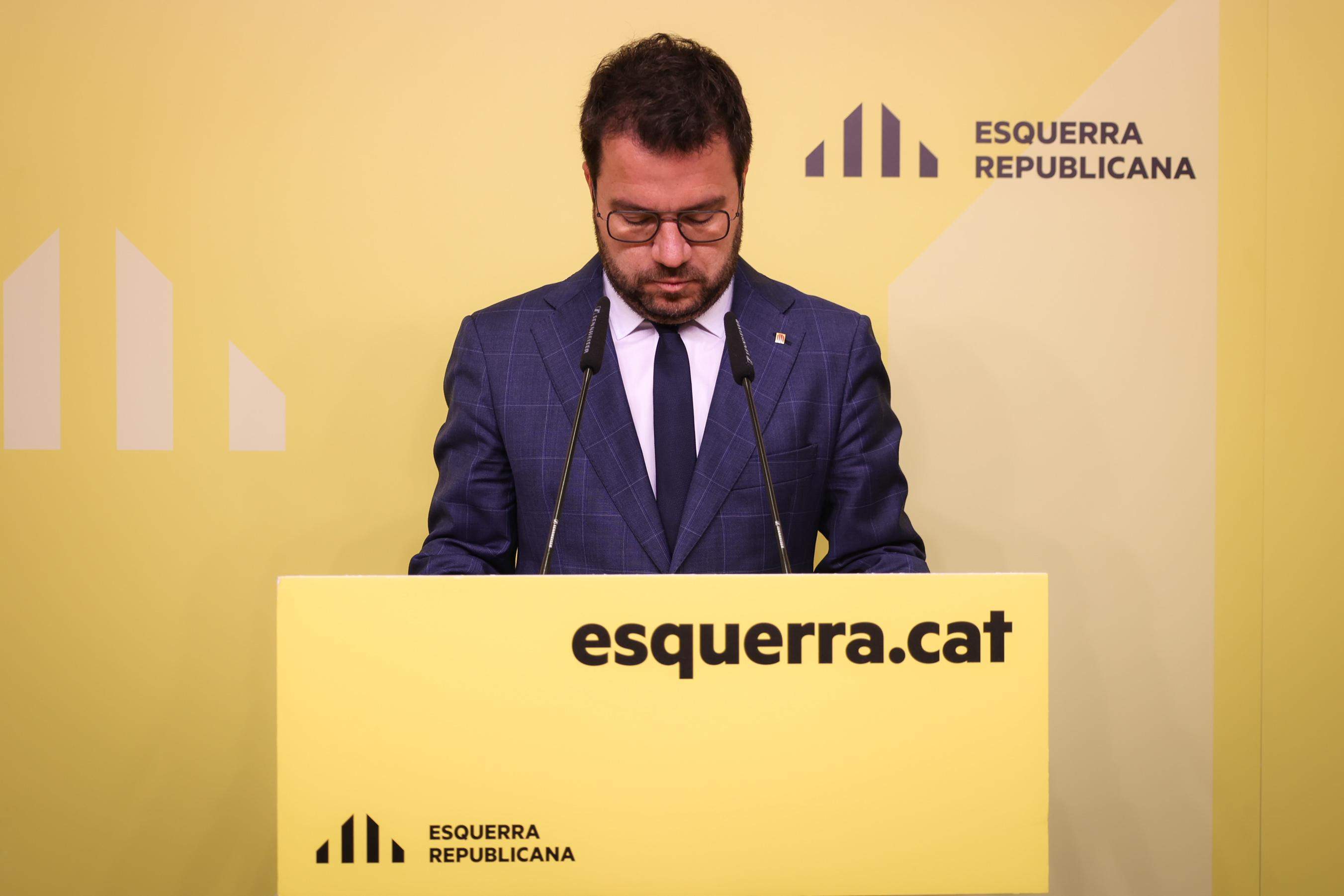 Aragonès renuncia a l'acta de diputat després del fracàs electoral d'ERC i deixa la primera línia