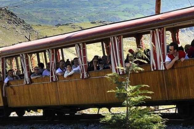 Tren cremallera de Larrun. Font Tren de La Rhune Tren cremallera de Larrun. Font Tren de La Rhune