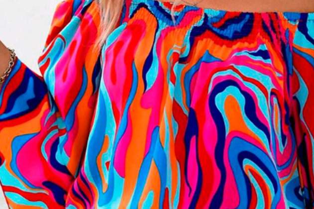 Blusa abstracta con hombros descubiertos Blusa abstracta con hombros descubiertos