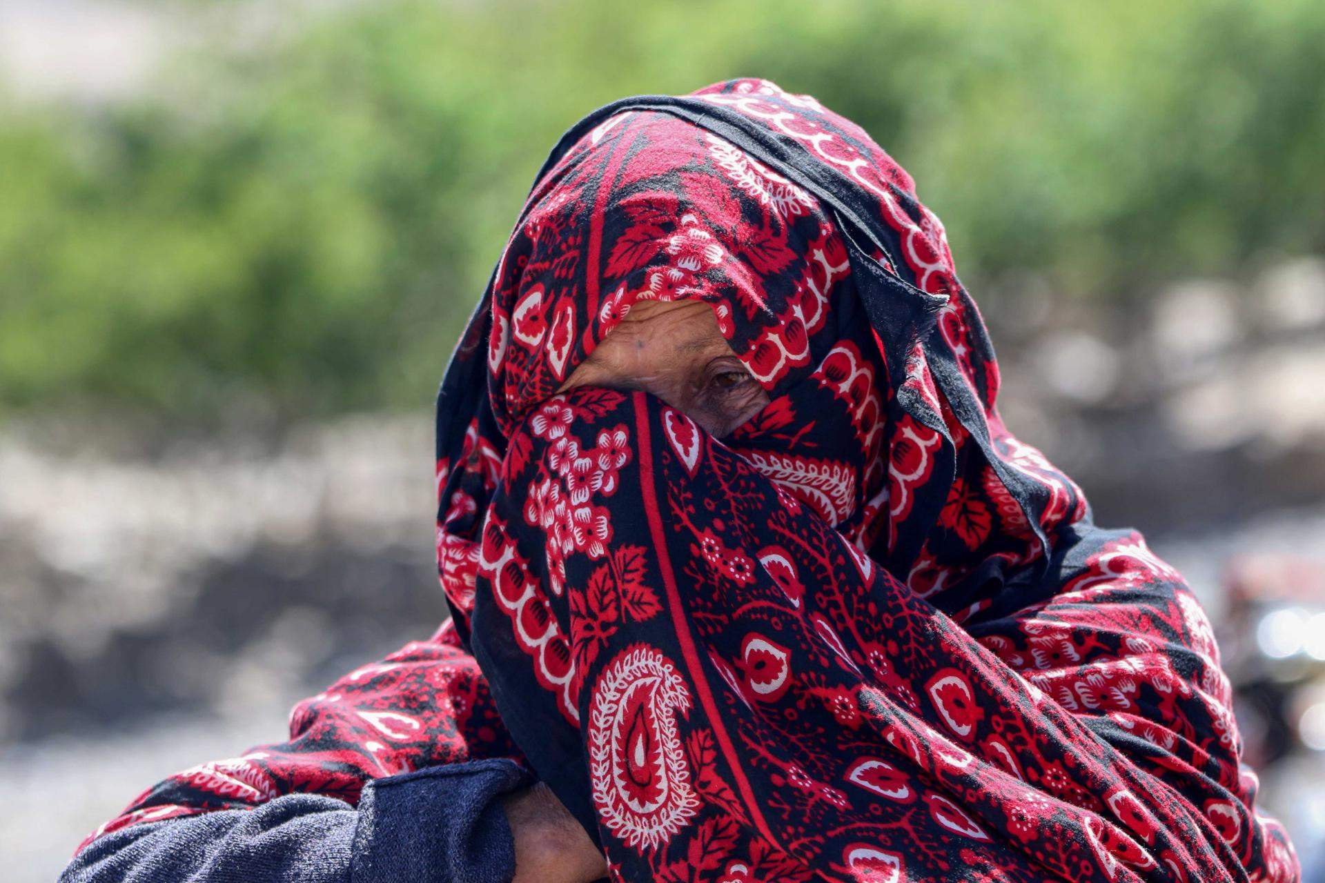 Nou capítol de dones enverinades a l'Afganistan: gairebé 80 en una escola