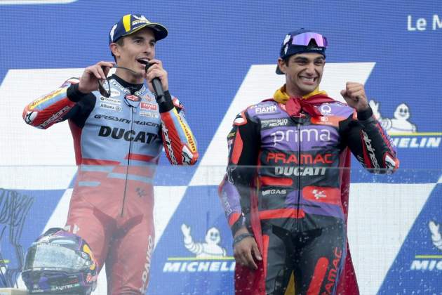 Marc Márquez y Jorge Martin en el podio de Le Mans Europa Press Marc Márquez y Jorge Martin en el podio de Le Mans Europa Press