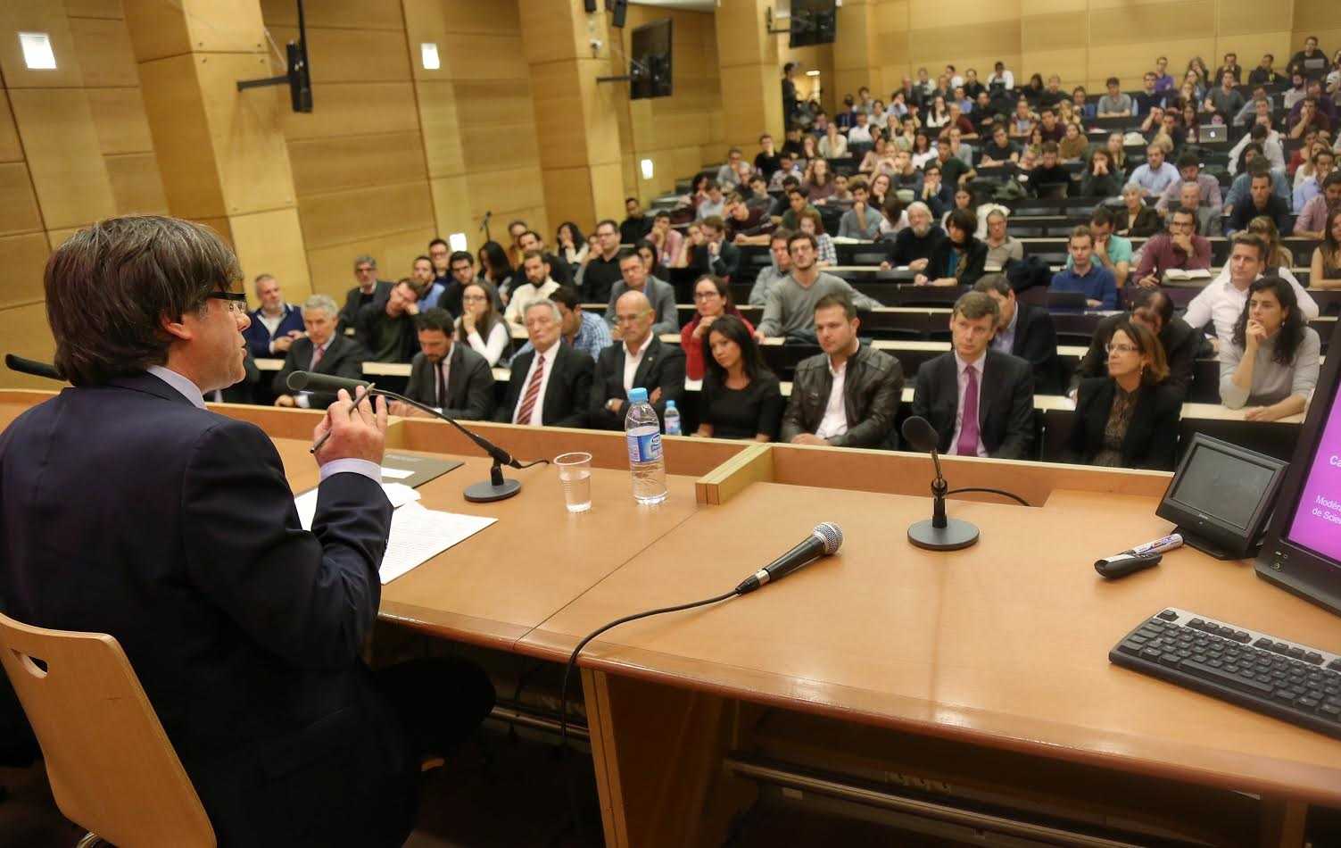 Puigdemont, a la televisió francesa: "L'estat espanyol ha d'escoltar"